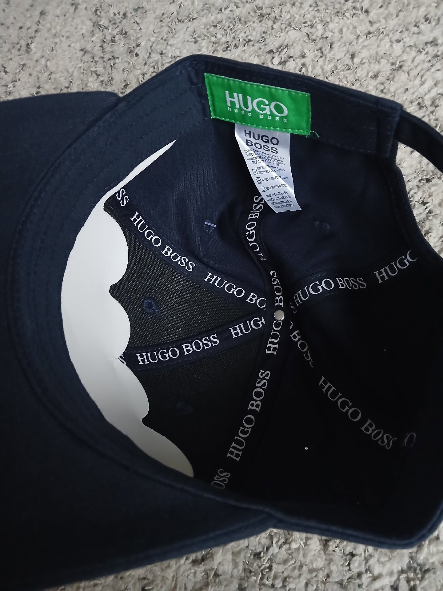Hugo boss unisex cap, NAVY , Hugo Boss, One Size, New condition — preloved on SilentSale®