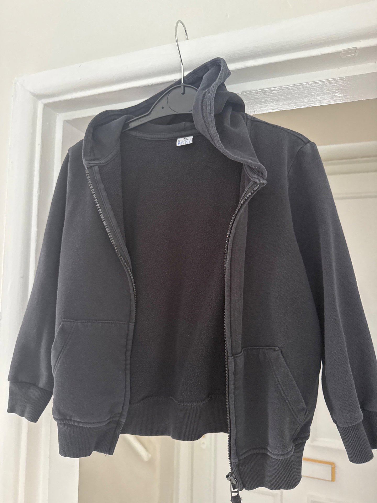 Black Zip-Up Hoodie – Size 4 , TU, 4 years, Good condition — preloved on SilentSale®