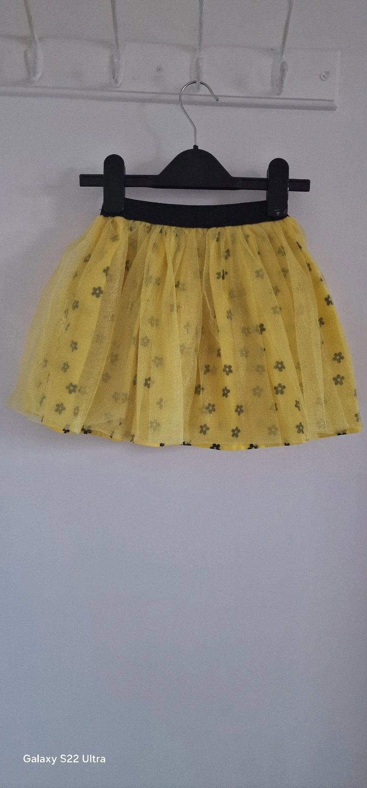 Girls skirt, F&F, One size, Excellent condition — preloved on SilentSale®