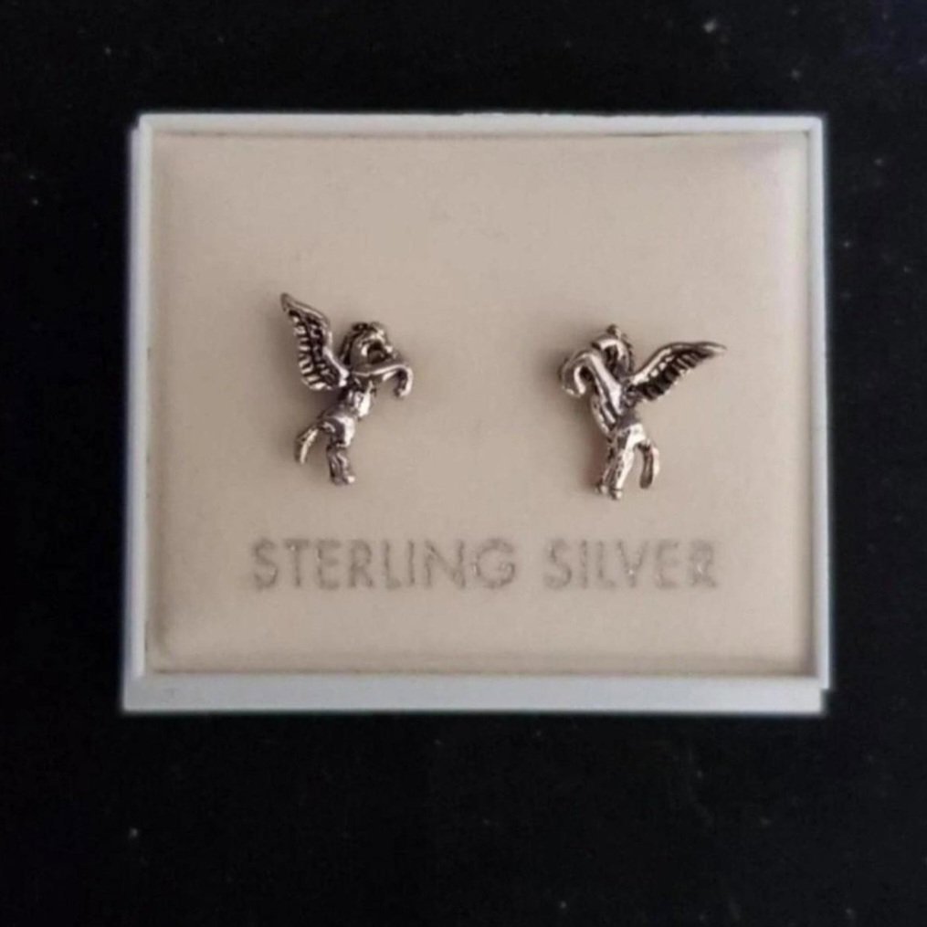 925 Sterling Silver pegasus Stud Earrings, Pegasus, One Size, Excellent condition — preloved on SilentSale®
