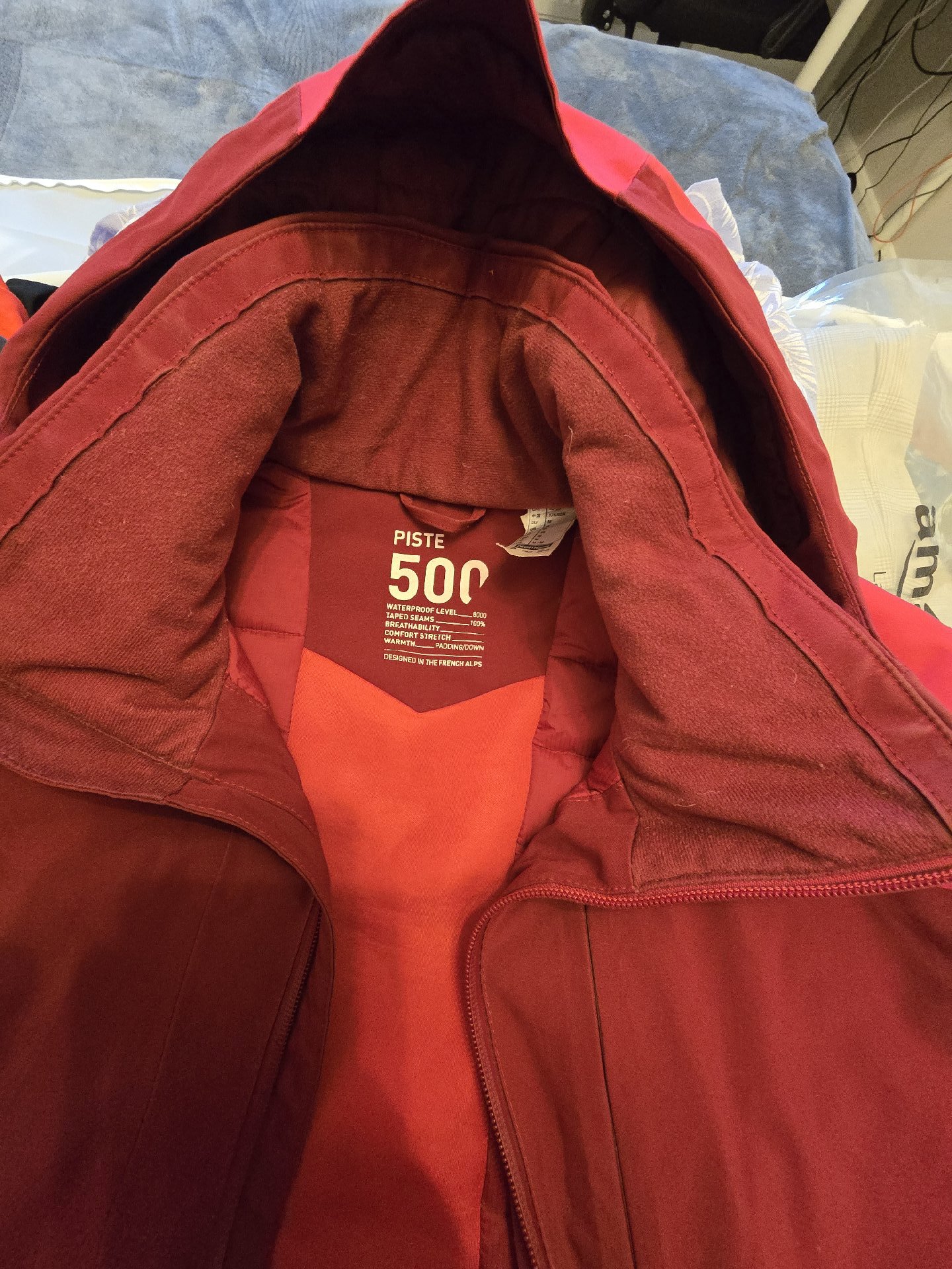 Decathlon Wedze Piste 500 Red Waterproof Ski Jacket – Size M, Decathlon, M, Good condition — preloved on SilentSale®