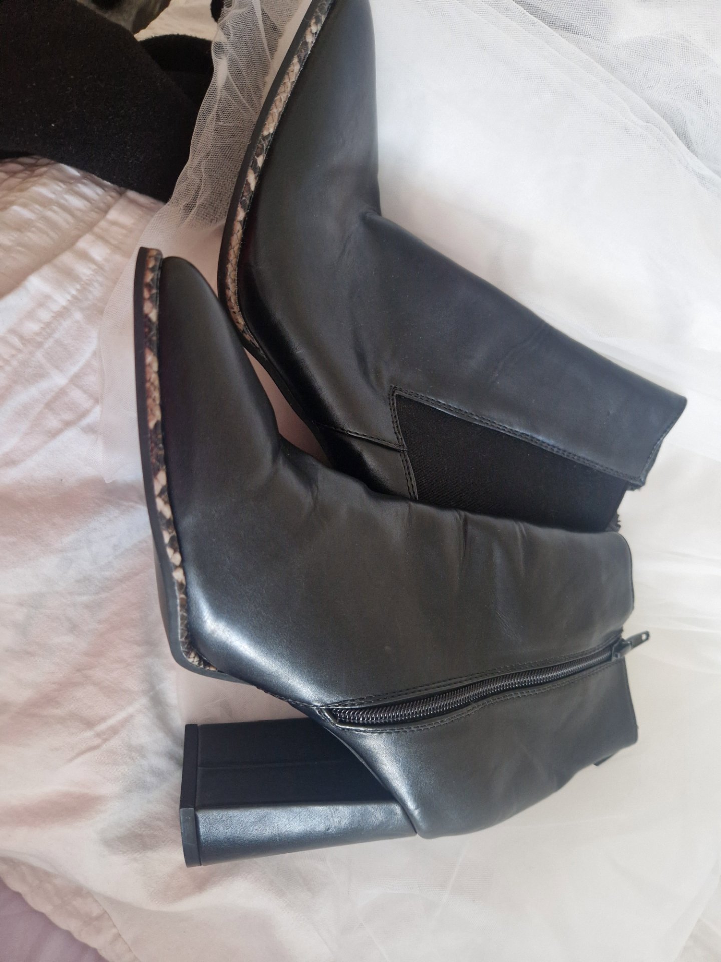 Ankle boots , Dorothy Perkins, 6, Like New condition — preloved on SilentSale®