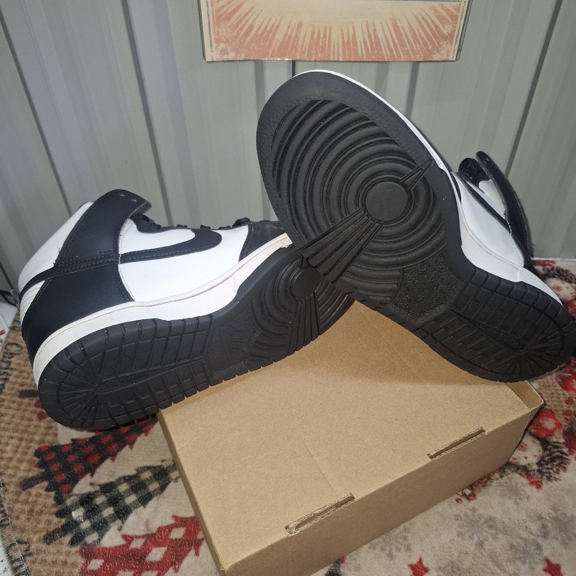 Nike Black and White High Top Trainers – UK 3.5 Youth, Nike, 5.5, Excellent condition — preloved on SilentSale®