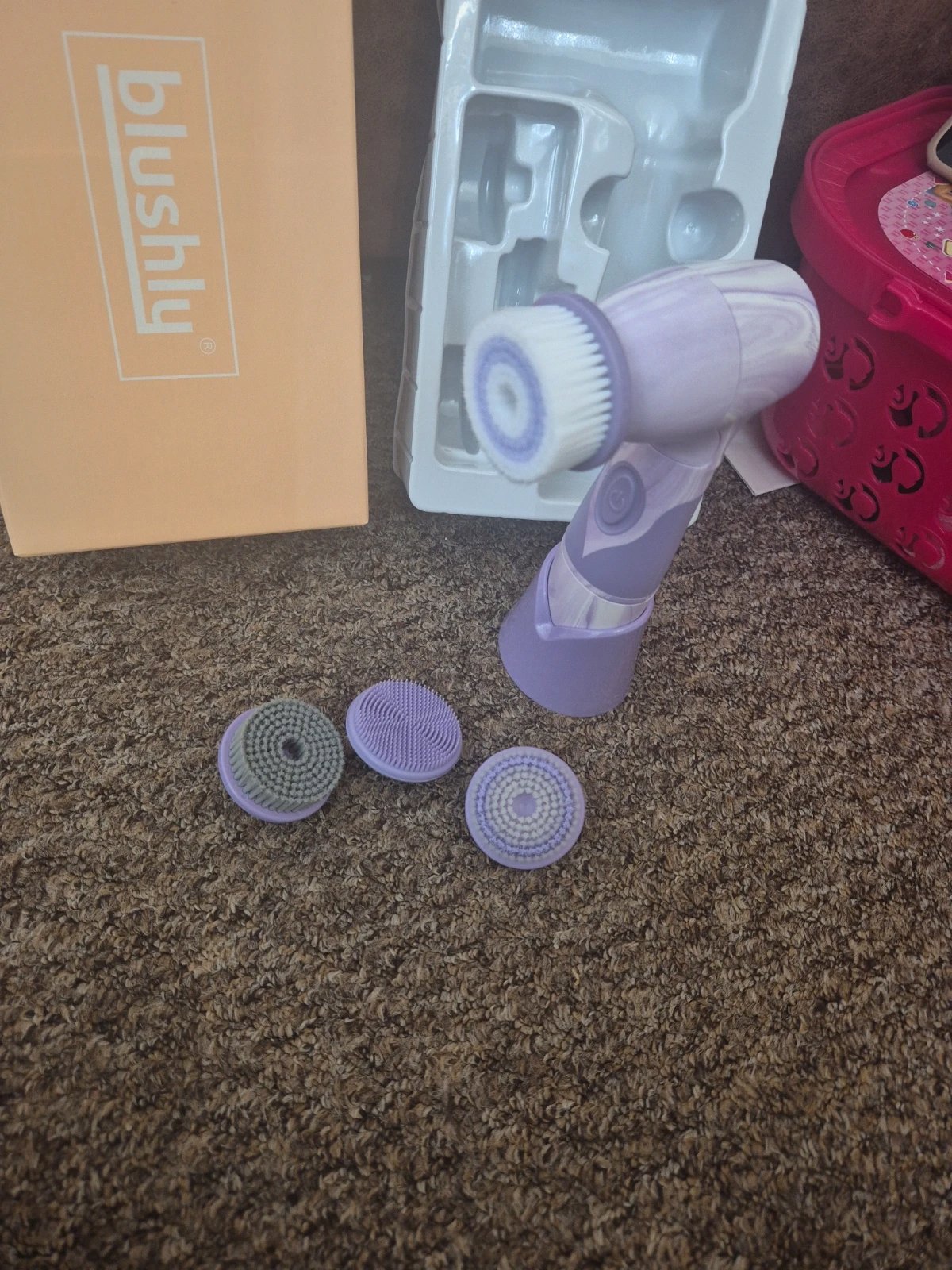 Blushly 4in1 facial cleansing brush, Blushly, One Size, New condition — preloved on SilentSale®