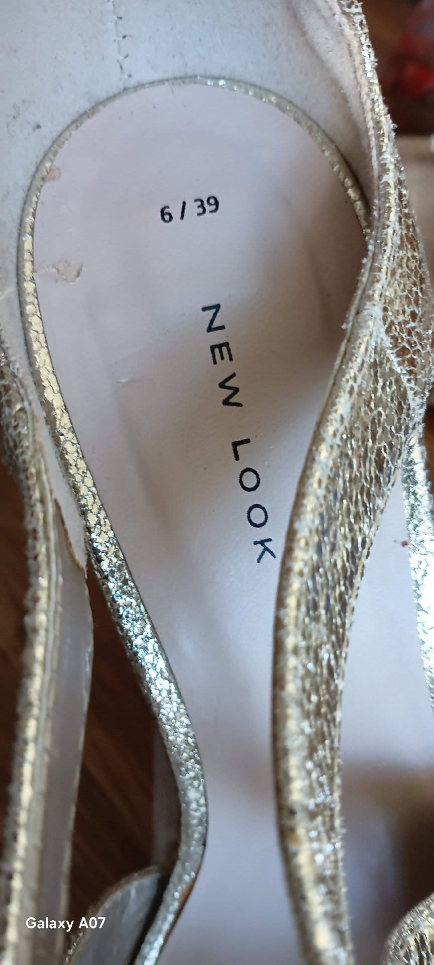 New Look Gold High Heel Platform Sandals – UK 6 / EU 39, New Look, 6, Excellent condition — preloved on SilentSale®