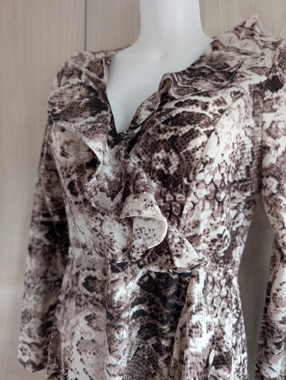 Quiz Party, BNWT Evening Dress size 8, Quiz, 8, New condition — preloved on SilentSale®