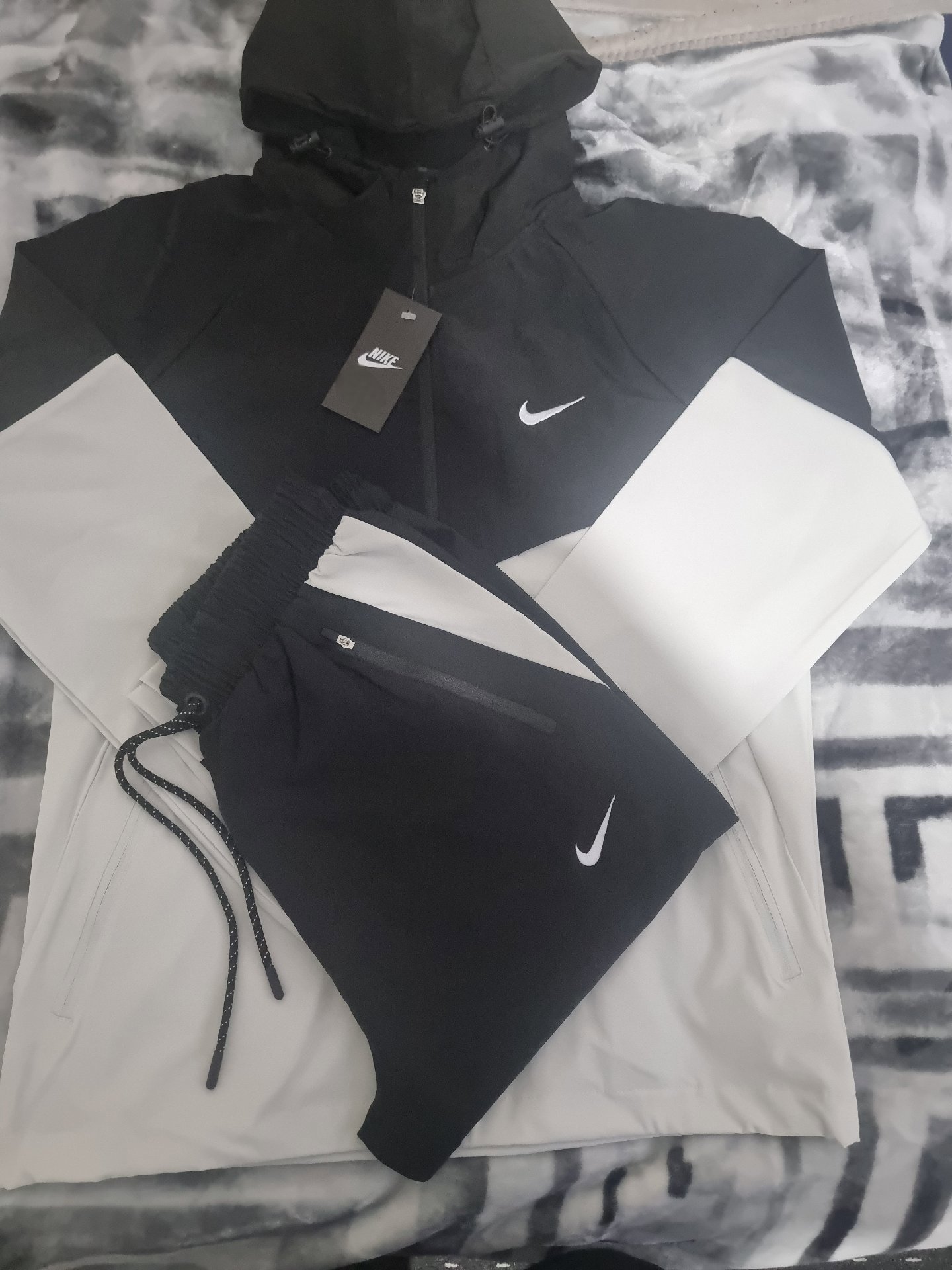 Nike Black and White Hooded Tracksuit Jacket and Joggers, Nike, L, New condition — preloved on SilentSale®
