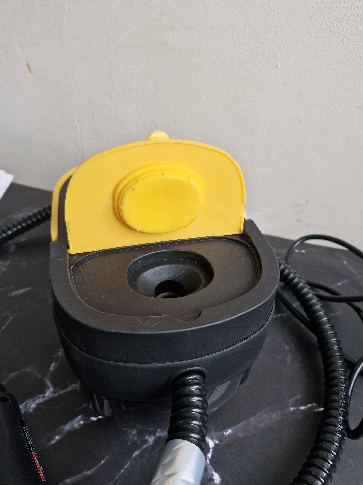 Stanley Portable Air Compressor Pump, Stanley, One Size, Excellent condition — preloved on SilentSale®