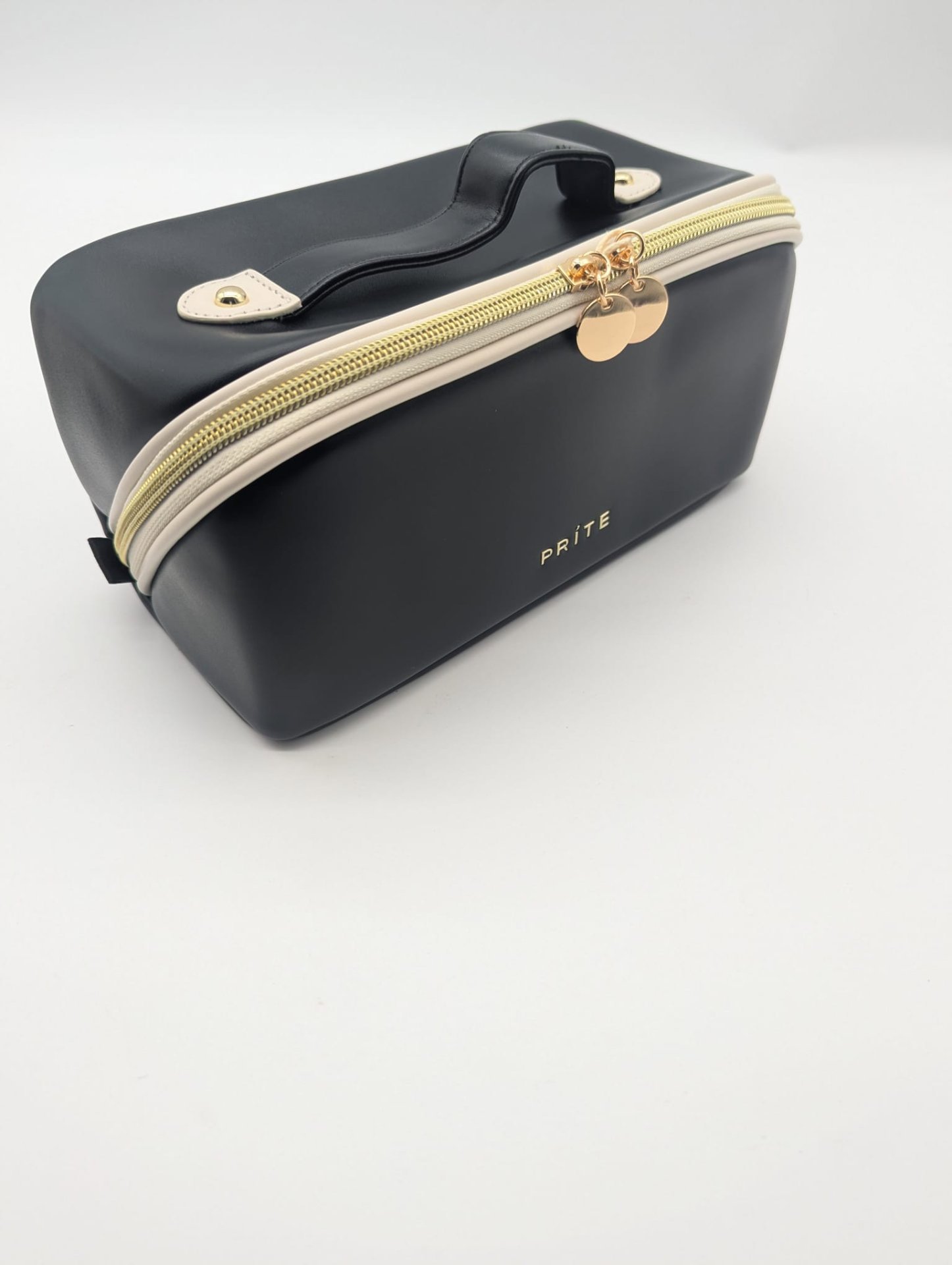 Prite Black Cosmetic Makeup Bag with Handle, Prite, One Size, New condition — preloved on SilentSale®