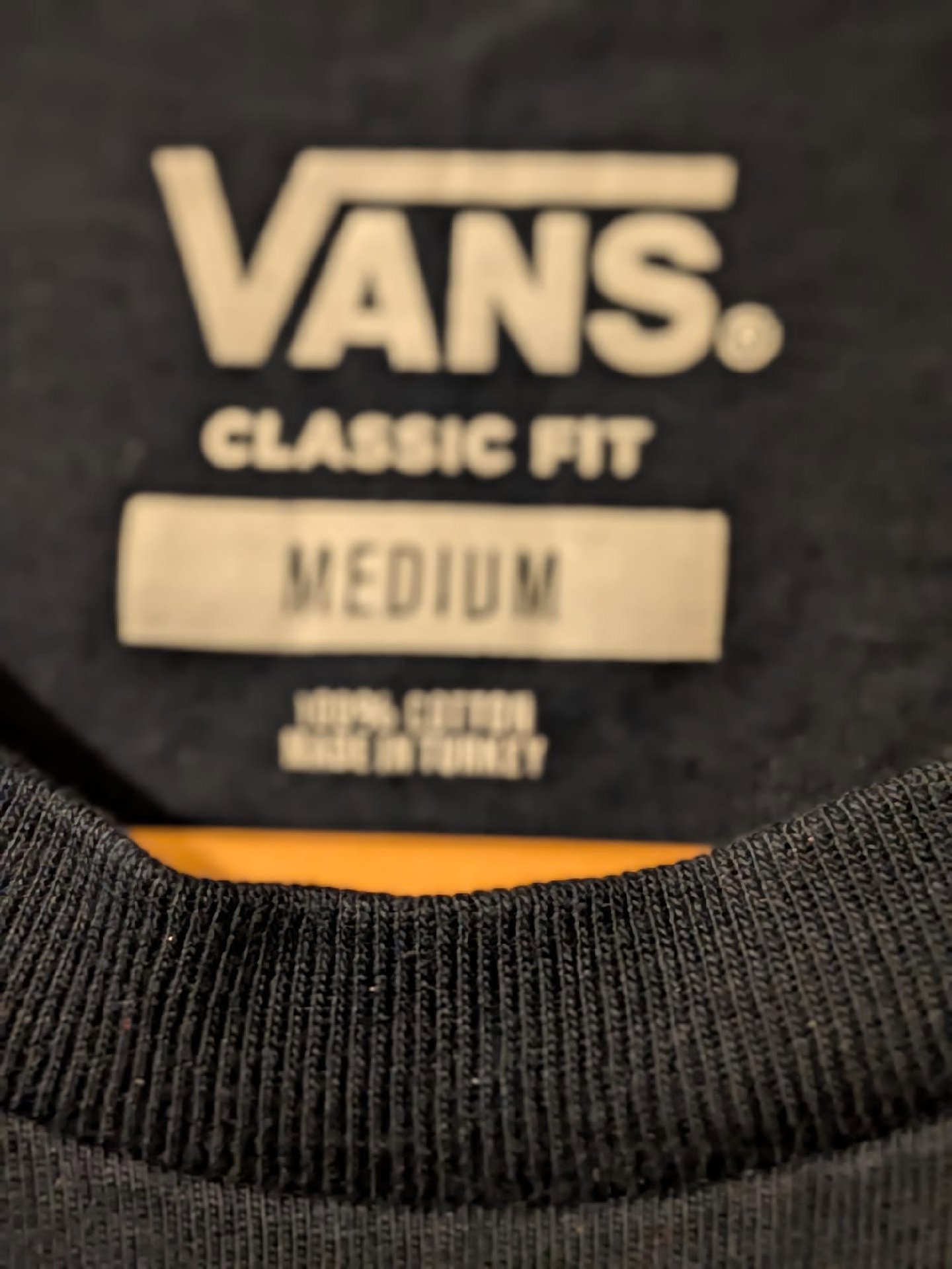 Vans Classic Fit Black Graphic T-Shirt – Size M, Vans, M, Excellent condition — preloved on SilentSale®