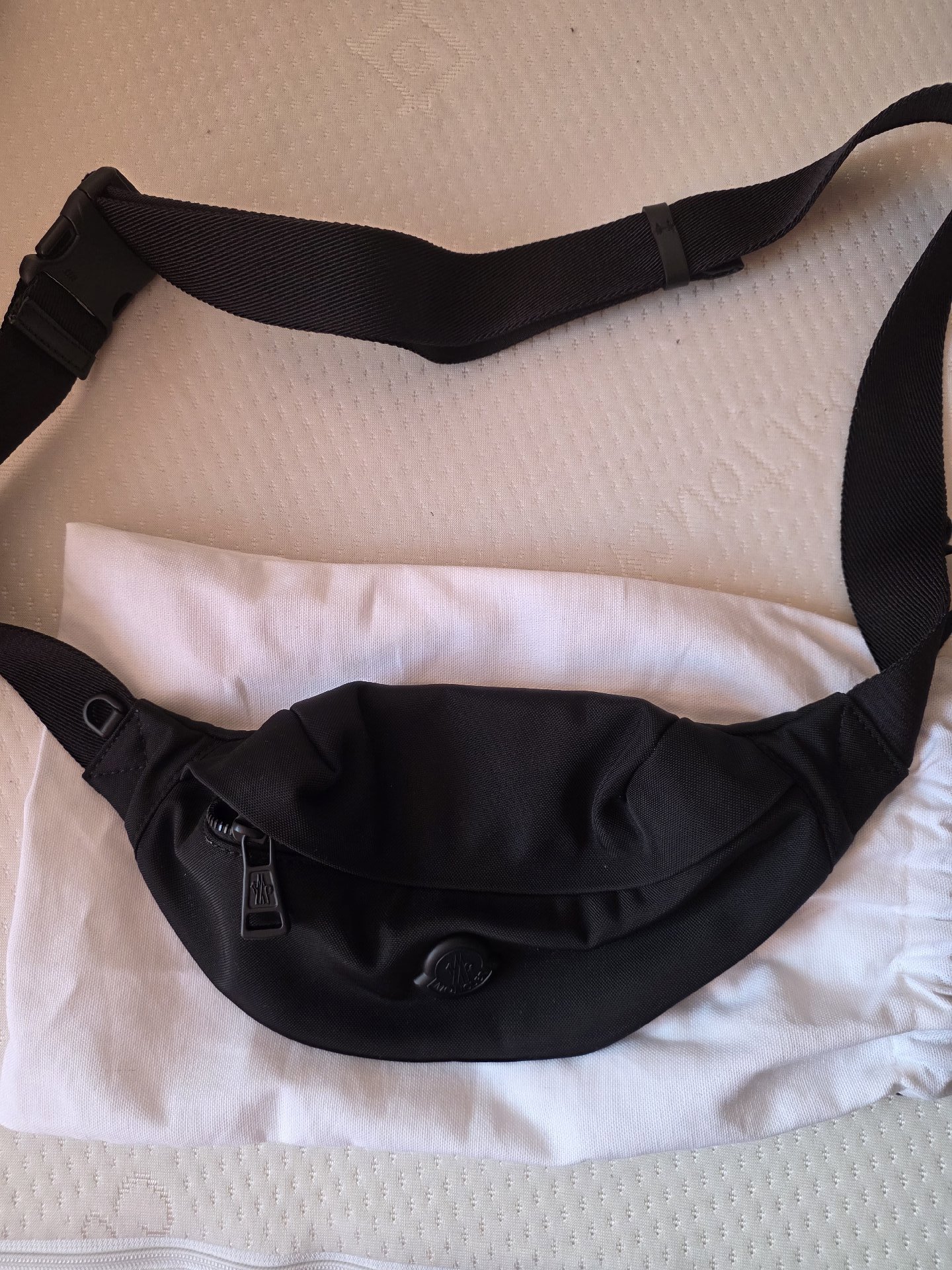 Man's Moncler Black  Durance Small Belt Bag, Moncler, One Size, Like New condition — preloved on SilentSale®
