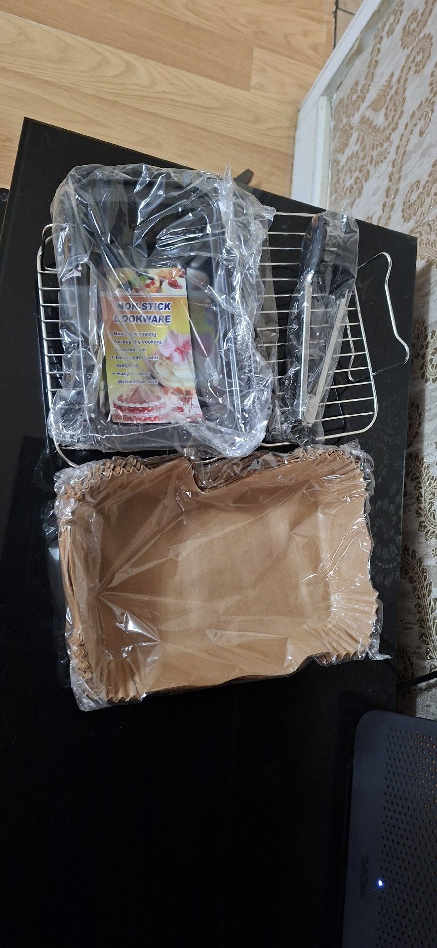 Air fryer Set with Cooling Racks, Non-Stick Loaf Tin, Tongs & Pastry Brush, Unbranded, Small, New condition — preloved on SilentSale®