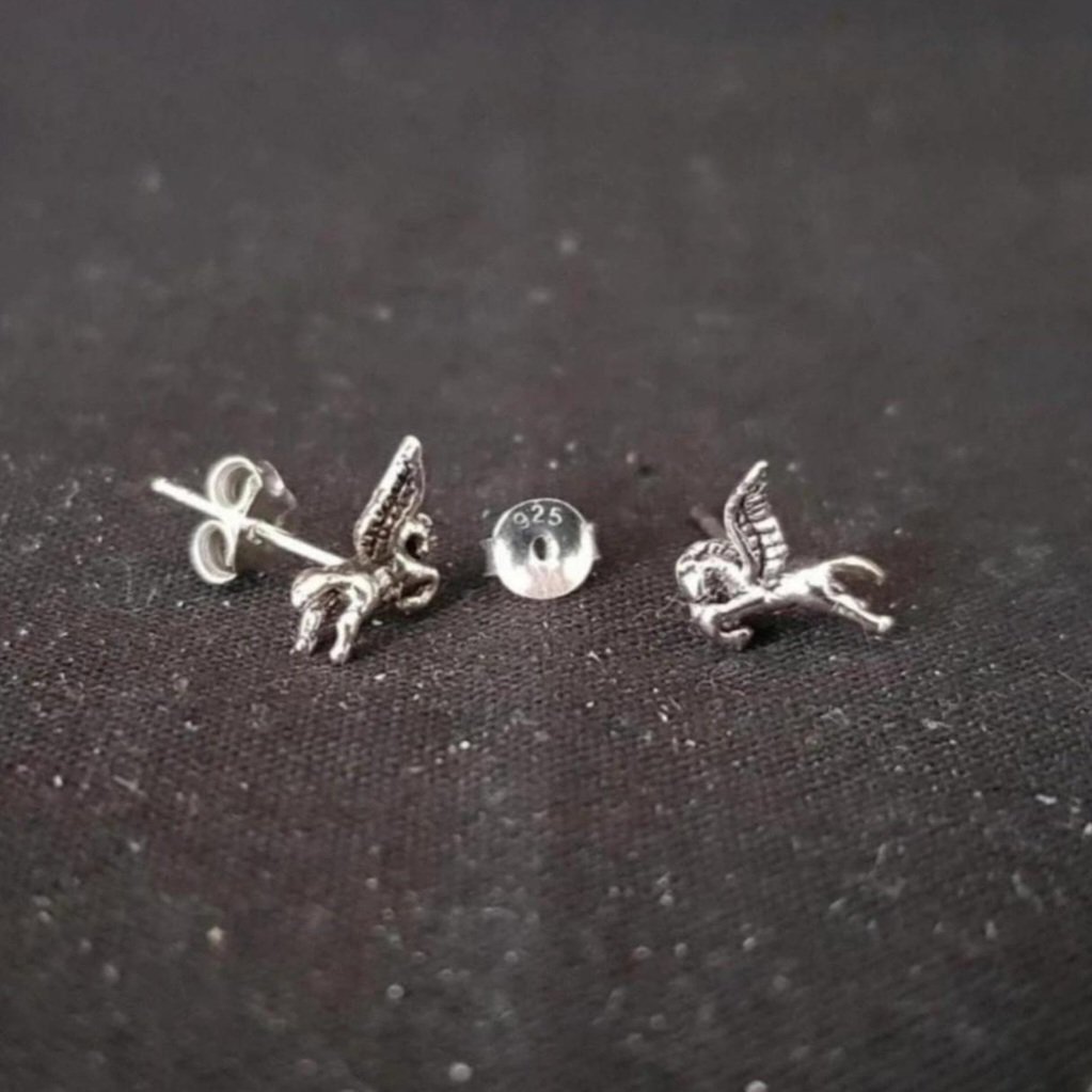 925 Sterling Silver pegasus Stud Earrings, Pegasus, One Size, Excellent condition — preloved on SilentSale®