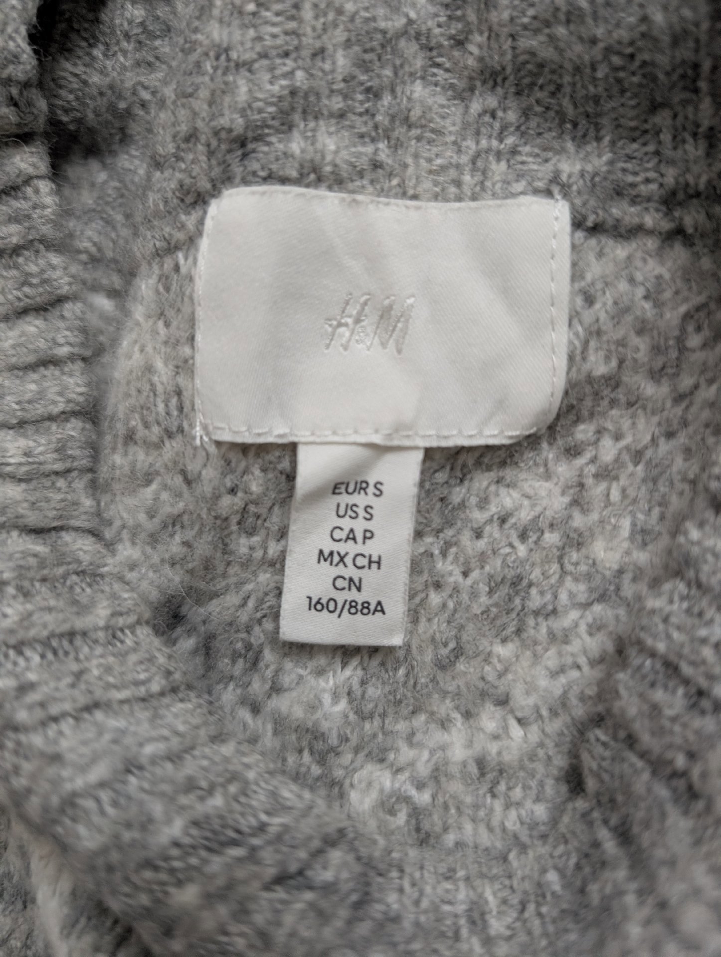 H&M Grey Patterned Knit Jumper – Size S, H&M, S, Excellent condition — preloved on SilentSale®
