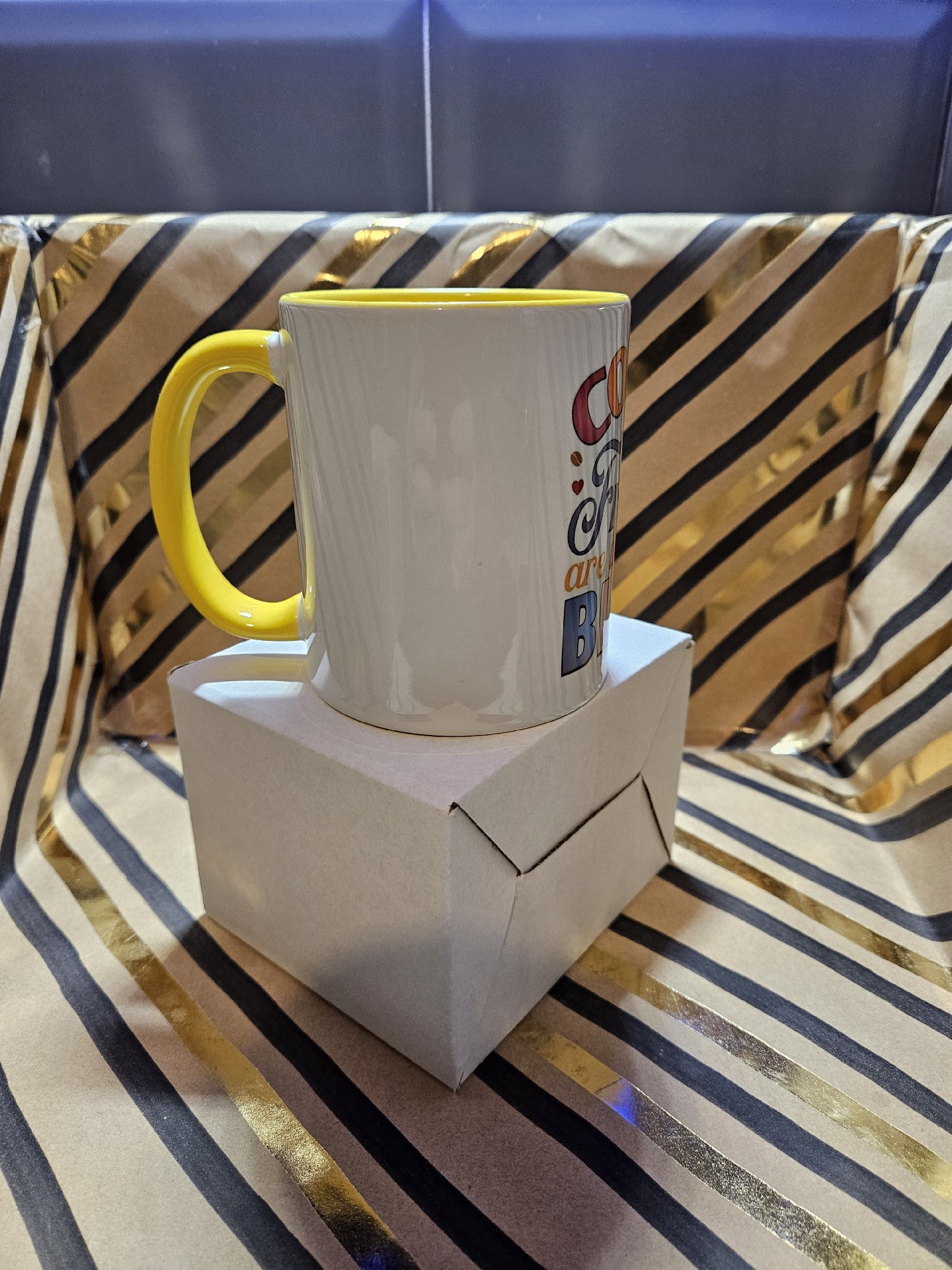Coffee and Friends Ceramic Mug with Yellow Handle and Interior, Unbranded, One Size, New condition — preloved on SilentSale®