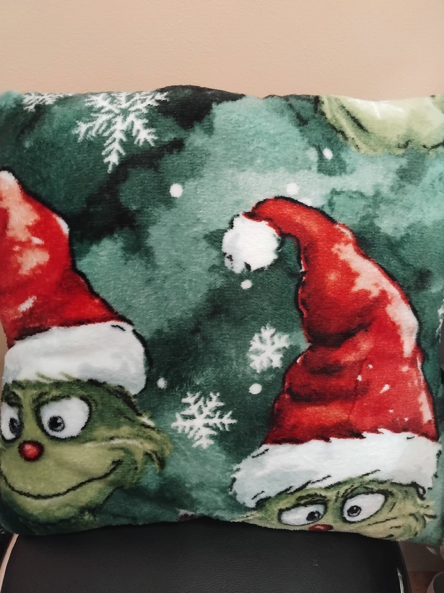 Christmas Grinch Soft Plush Cushions Set of 2, cotton king, Medium, New condition — preloved on SilentSale®