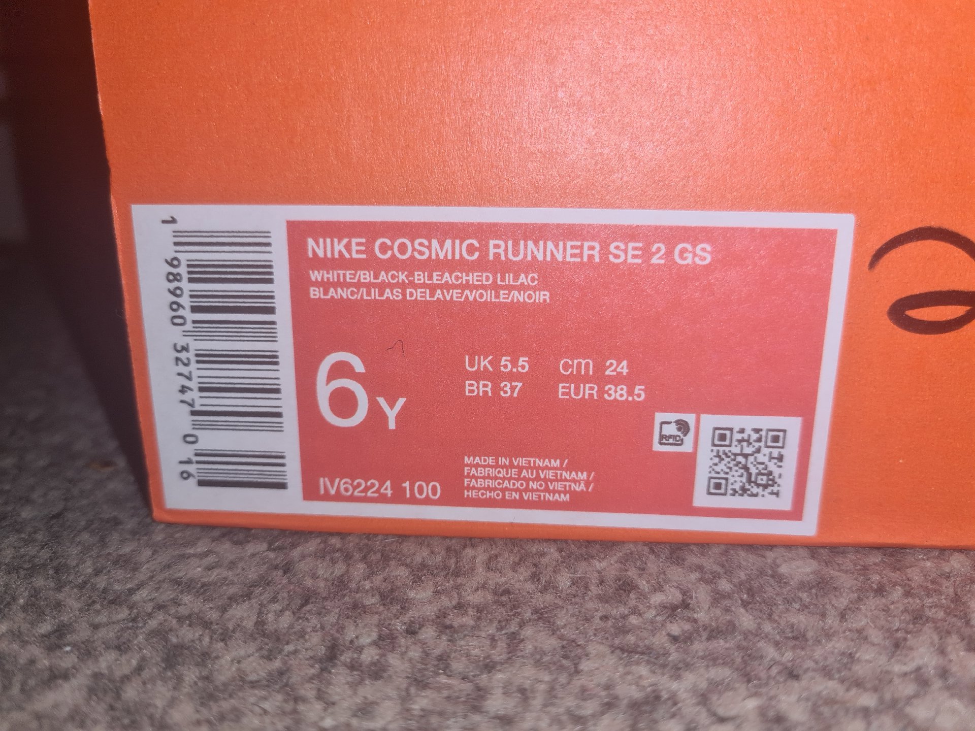 Nike White Running Trainers – UK 5.5 Youth, Nike, 6Y, Excellent condition — preloved on SilentSale®