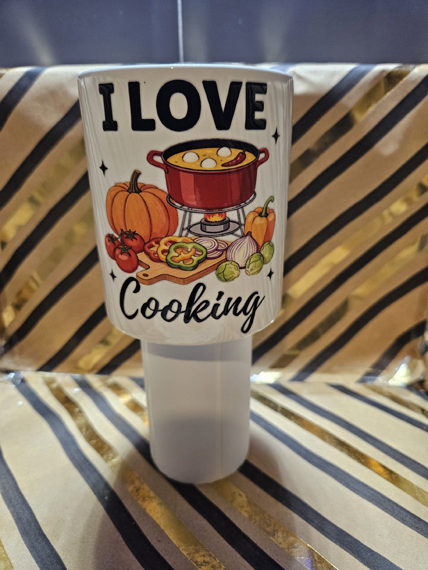 I Love Cooking Ceramic Mug with Colourful Food Design, Unbranded, One Size, New condition — preloved on SilentSale®