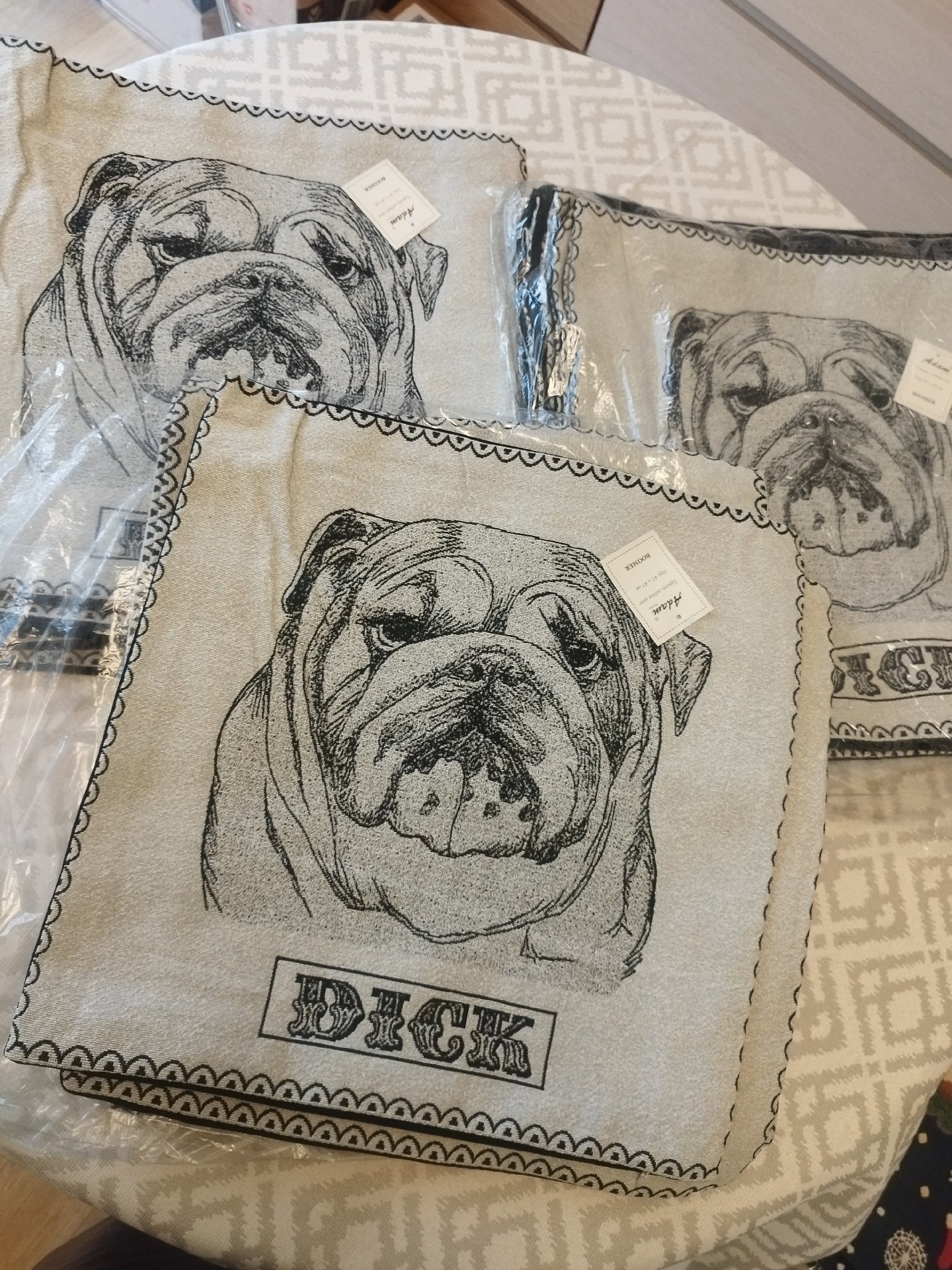 8× Adam Home Boomer Bulldog Tapestry Cushion Cover 45x45 cm, Adam Home, 45 x 45 cm, New condition — preloved on SilentSale®