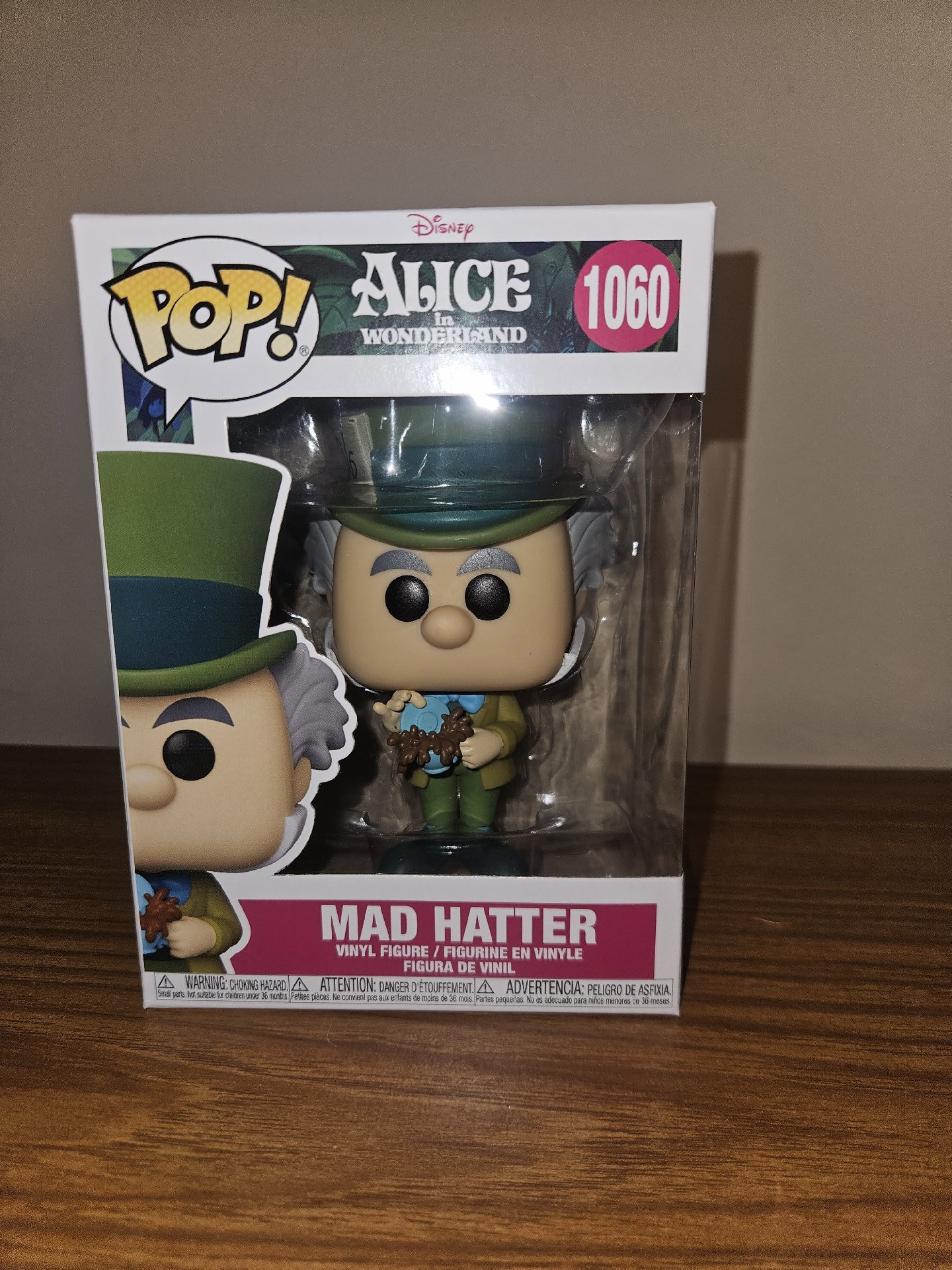 Brand new Funko POP! Disney: Alice in Wonderland 70th - Mad Hatter, Funko, Small, New condition — preloved on SilentSale®