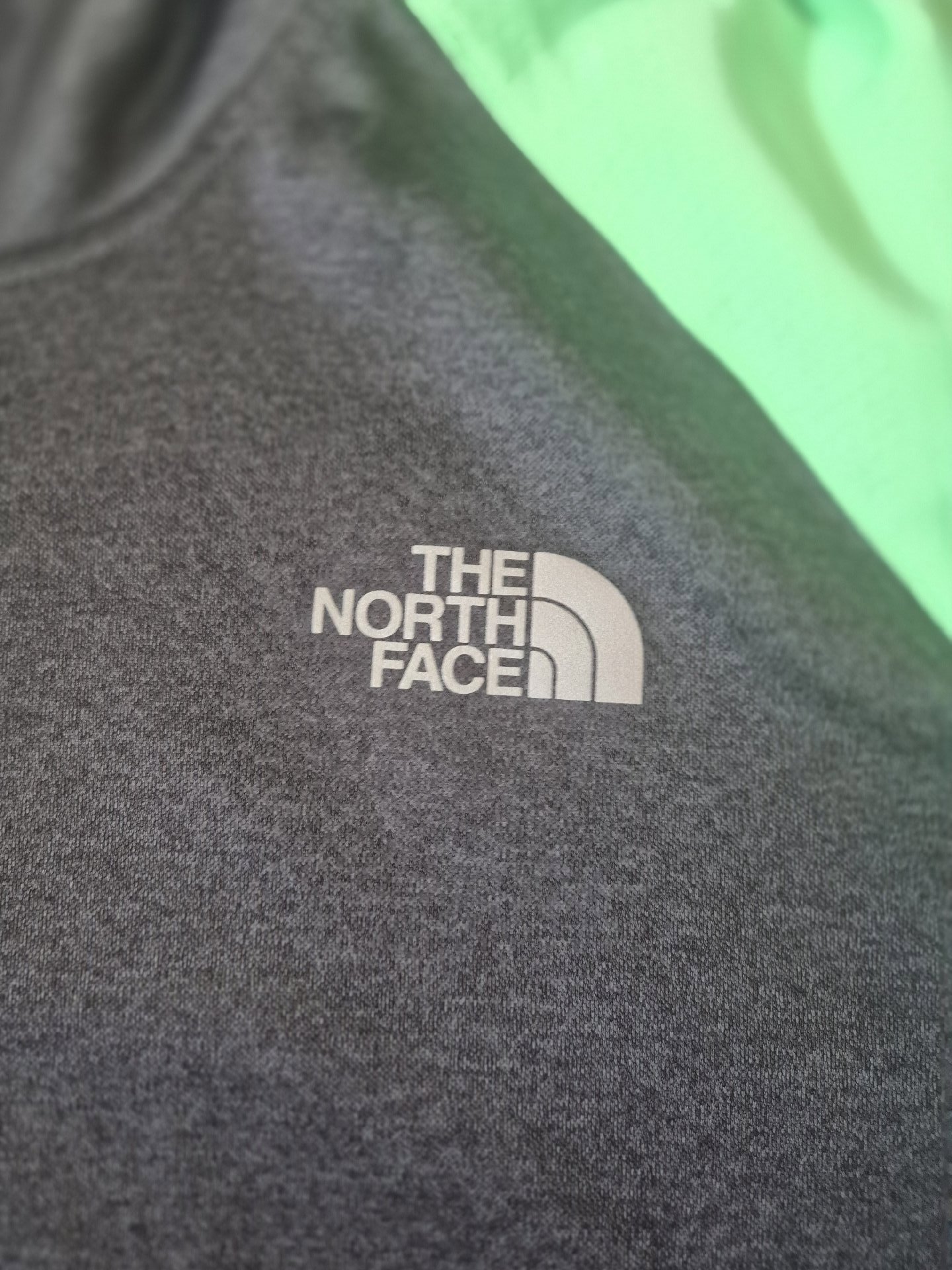 The North Face Grey and Green Half Zip Sports Top, The North Face, XL, Excellent condition — preloved on SilentSale®