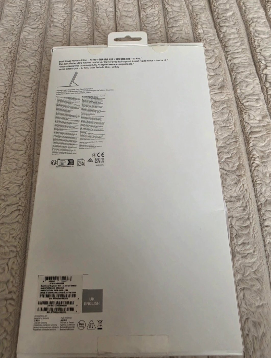 Samsung Book Cover Keyboard Slim for Galaxy Tab S10+, Samsung, 8TB, Excellent condition — preloved on SilentSale®