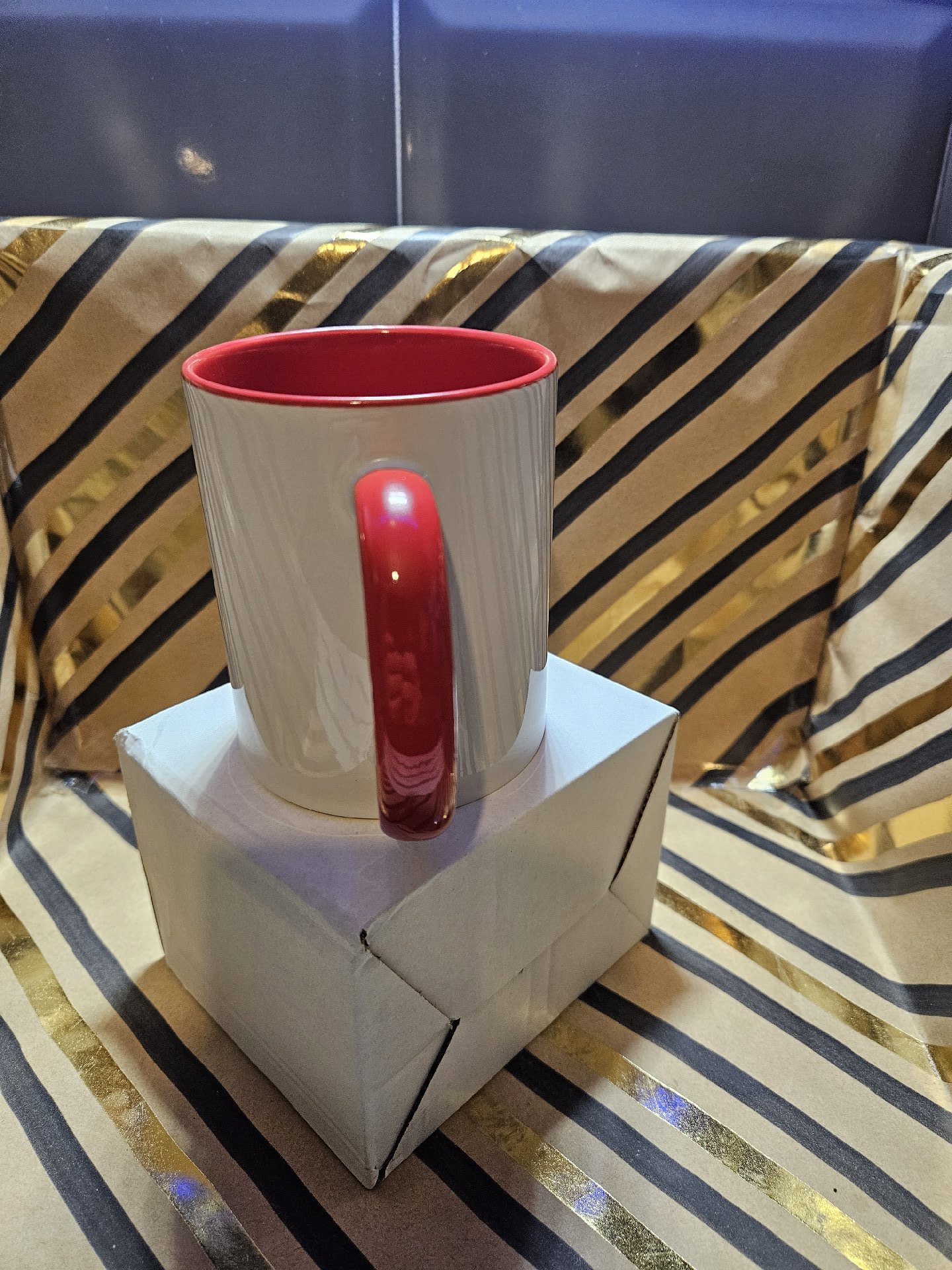 Novelty Ceramic Mug with Red Interior and Handle, Unbranded, One Size, New condition — preloved on SilentSale®
