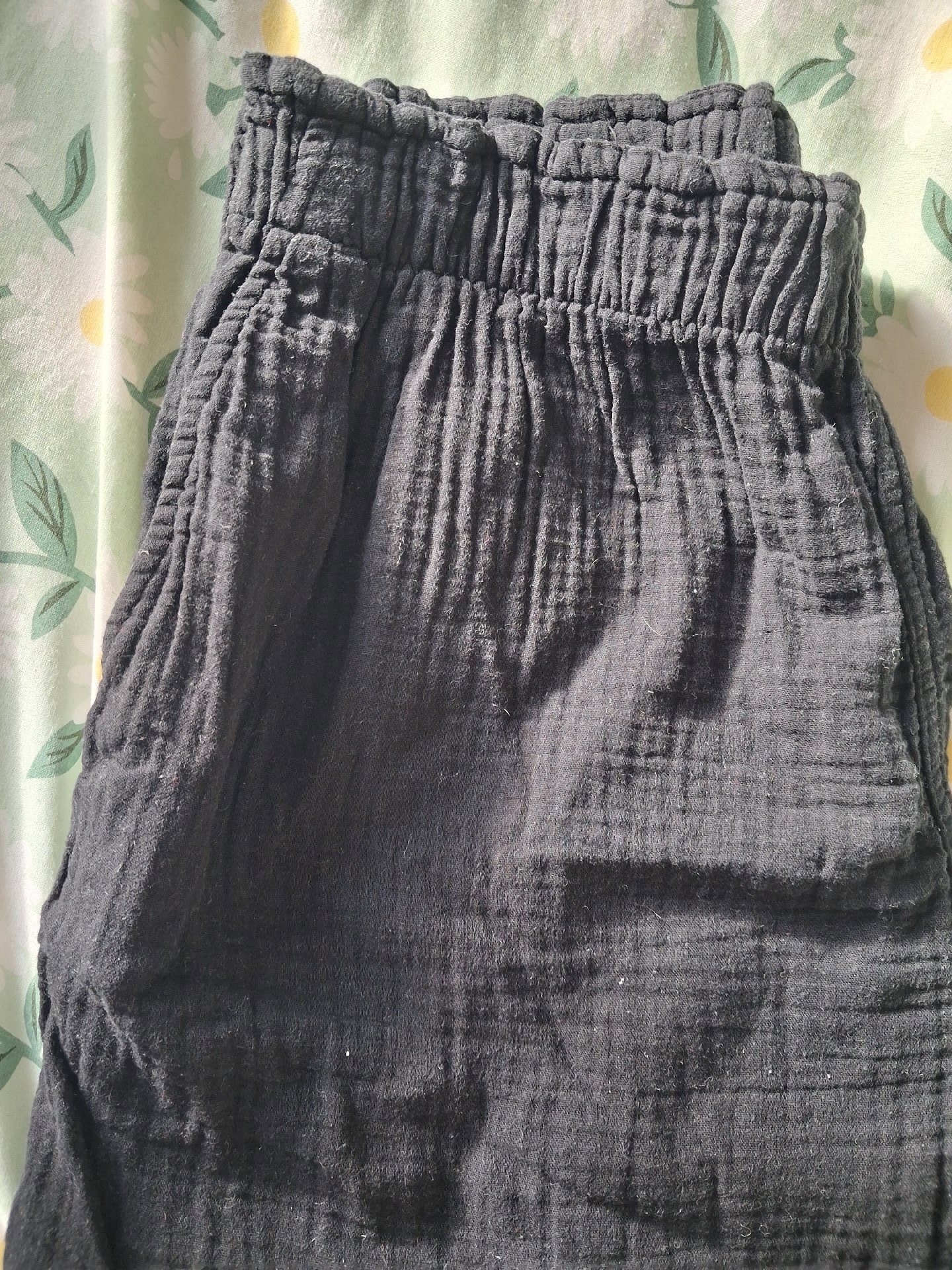 Black Cotton Casual Shorts, H&M, M, Excellent condition — preloved on SilentSale®