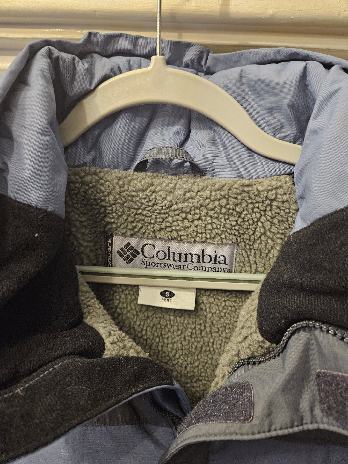 Columbia Grey Outdoor Jacket Size Small, Columbia, S, Like New condition — preloved on SilentSale®