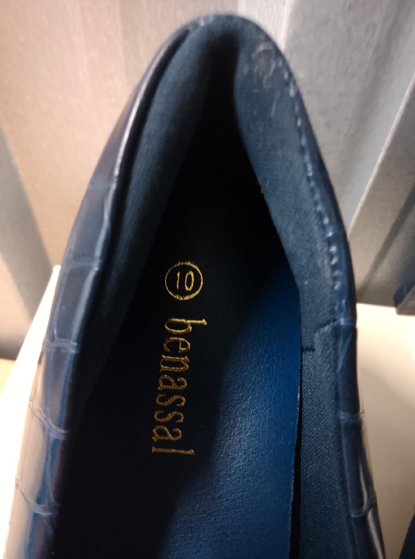 Benassal Blue Croc Effect Buckle Detail Heels – UK 10, Benassal, 10, New condition — preloved on SilentSale®
