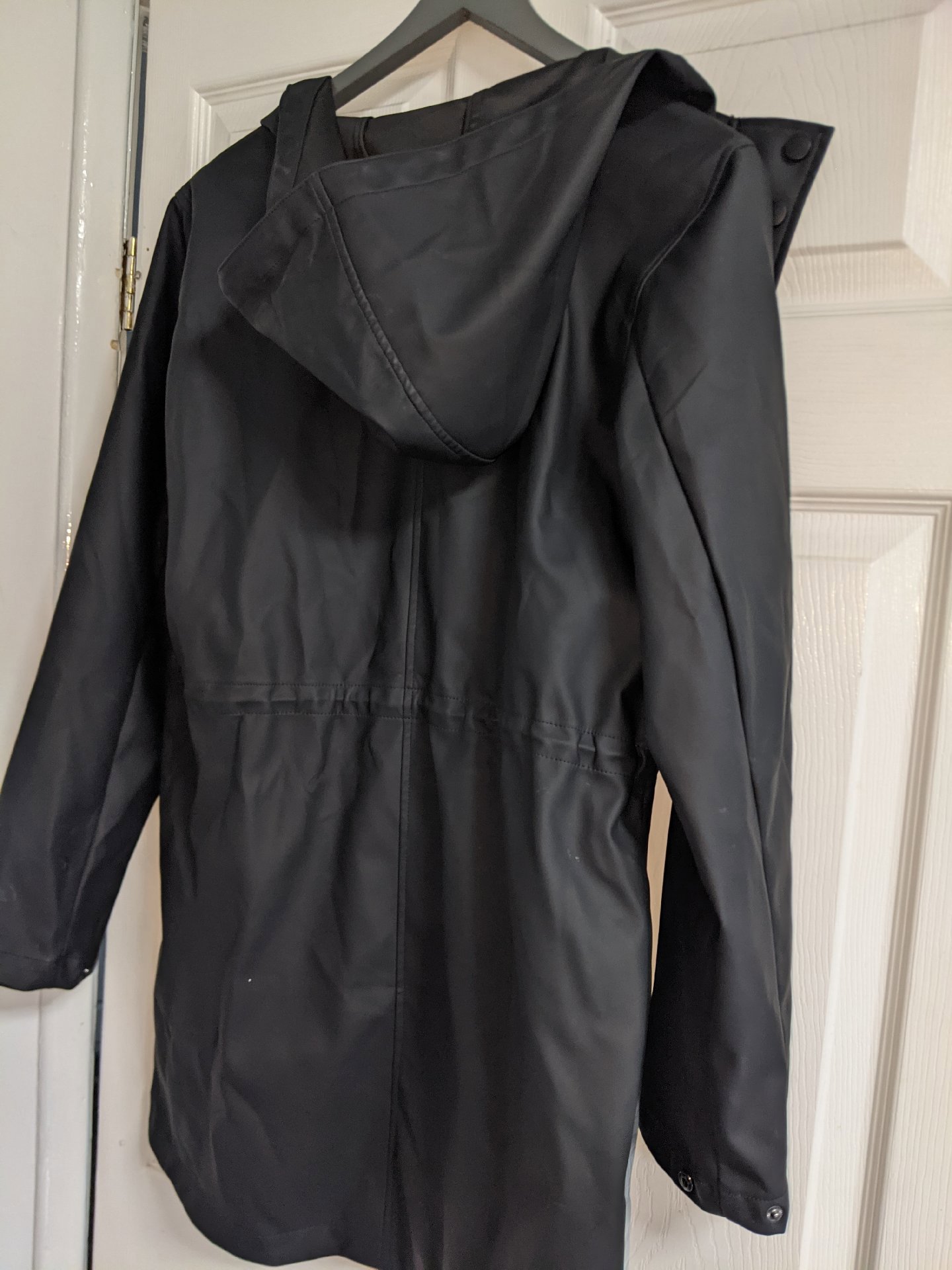 Black Hooded Waterproof Raincoat Jacket, vero model, M, New condition — preloved on SilentSale®