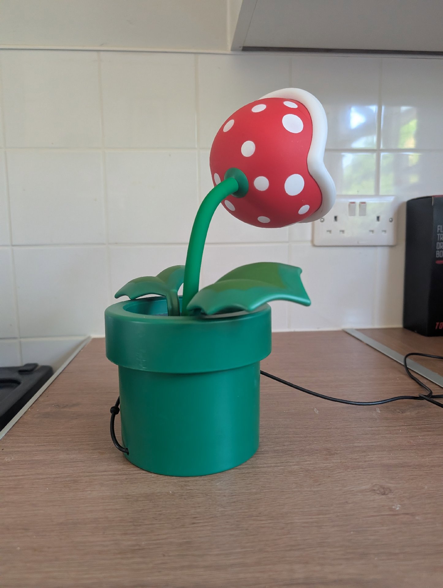 Super Mario Piranha Plant Posable Lamp USB Powered, Paladone, Medium, Excellent condition — preloved on SilentSale®
