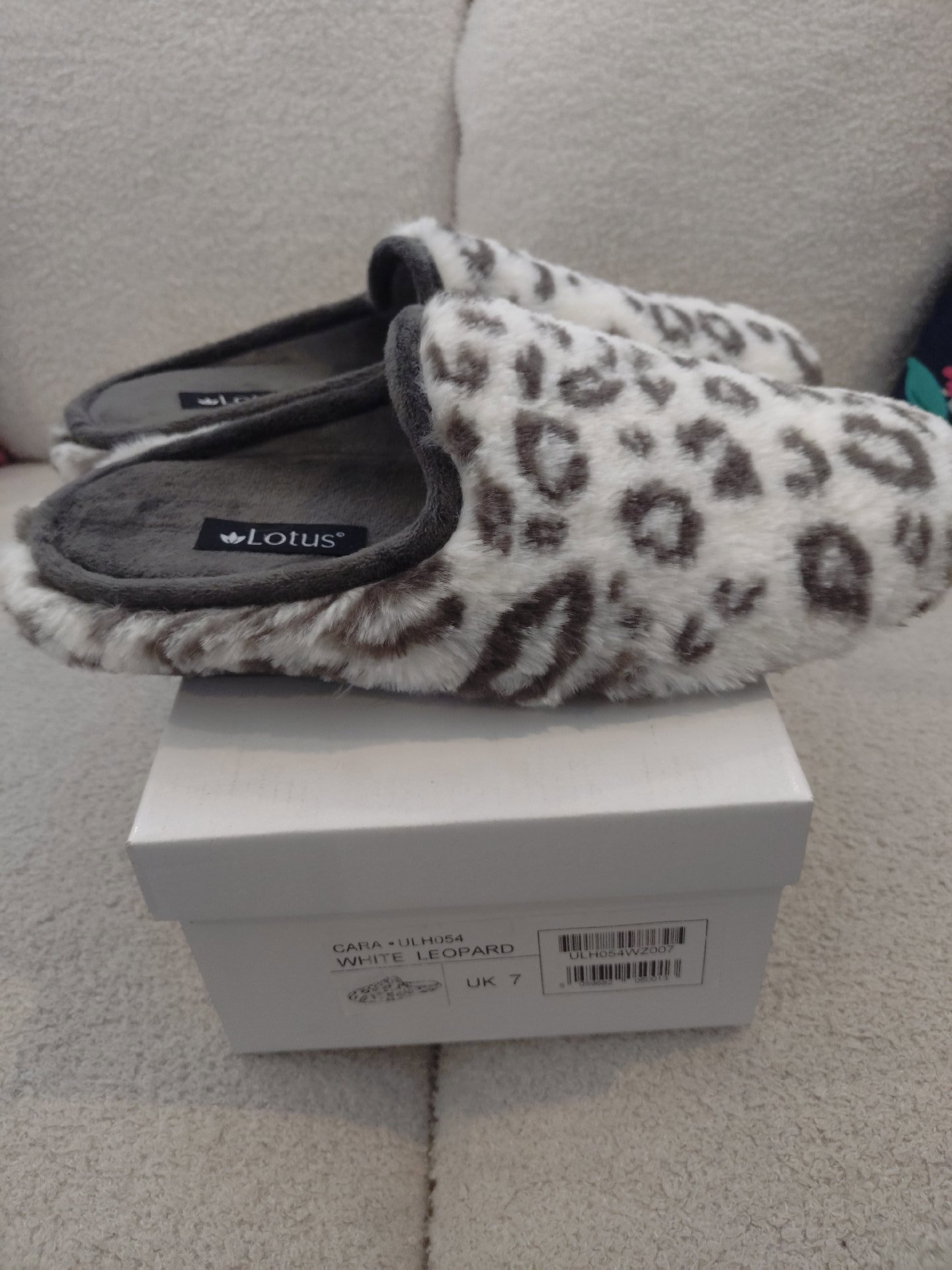 Lotus White Leopard Print Slippers – UK 7, Lotus, 7, New condition — preloved on SilentSale®
