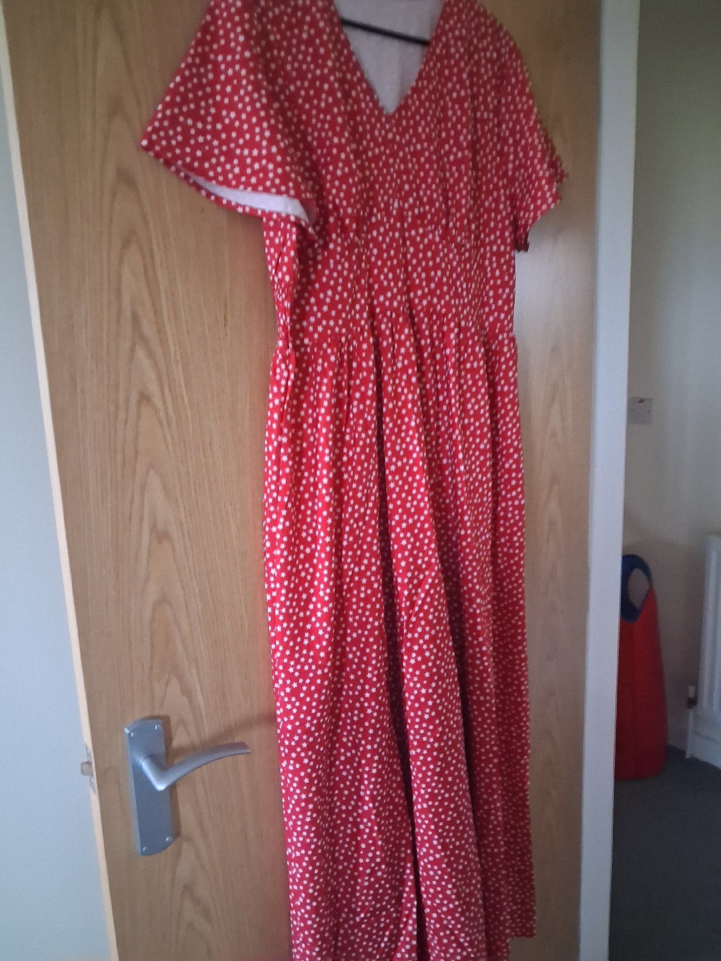 Red Star Print Maxi Dress, Unbranded, 10, Excellent condition — preloved on SilentSale®