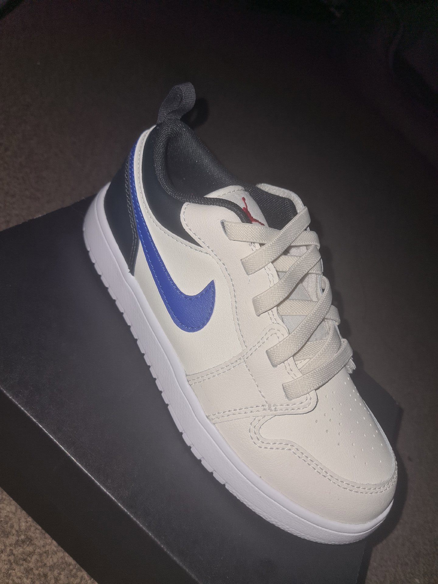 Jordan 1 Low Alt (PS) White Navy Blue Red Trainers – UK 2.5 Youth, Jordan, 3Y, Excellent condition — preloved on SilentSale®