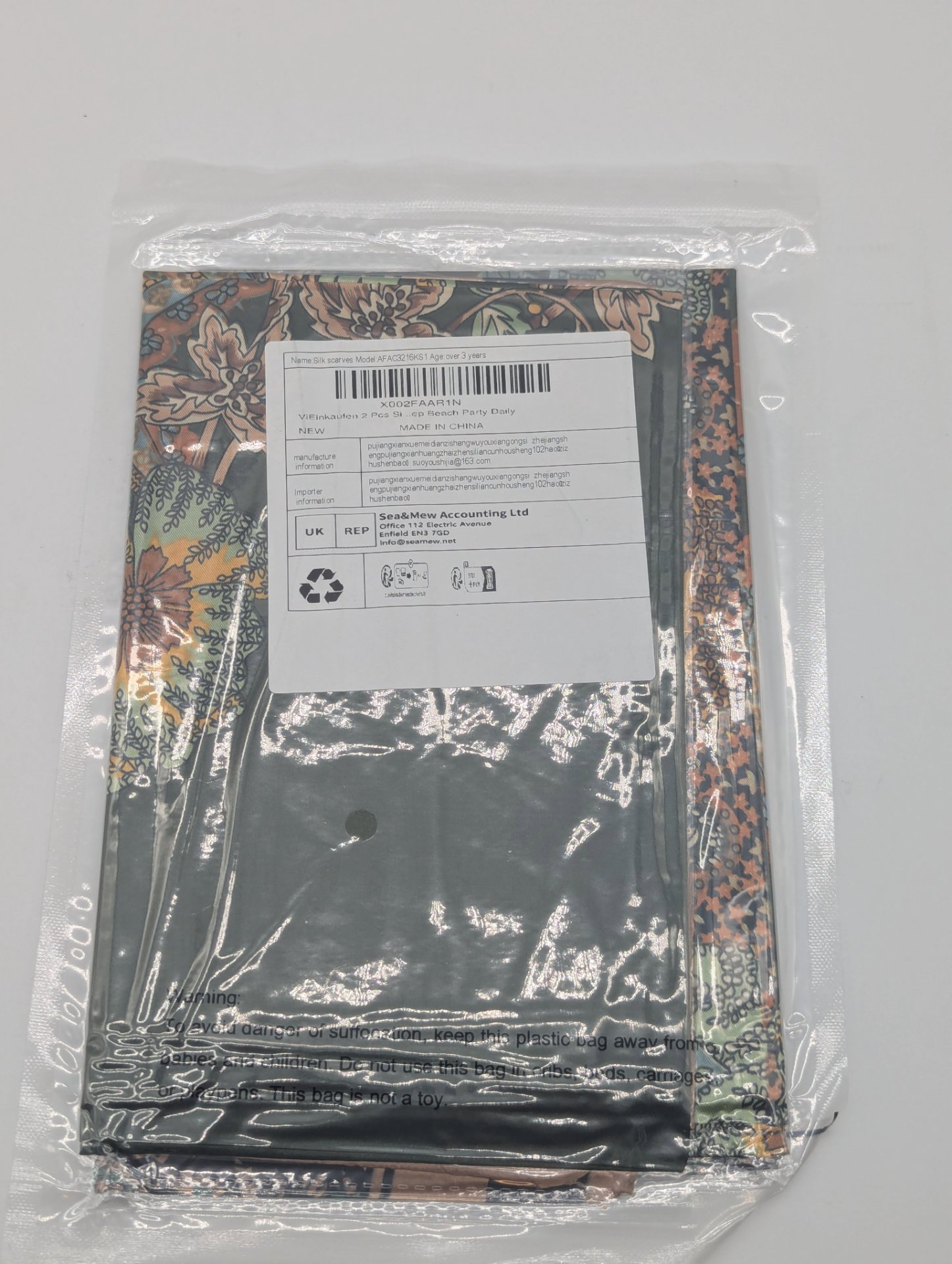 Paisley Patterned Silk Scarf in Black and Brown, Unbranded, S, New condition — preloved on SilentSale®