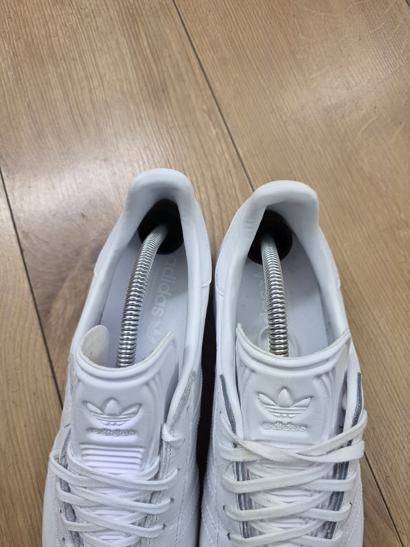 Adidas Gazelle White Leather Trainers uk 9.5, Adidas, 9.5, New condition — preloved on SilentSale®