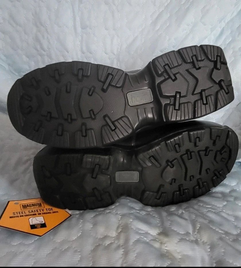 Size 8 Black magnum panther boots safety boots new, Magnum, 8, New condition — preloved on SilentSale®