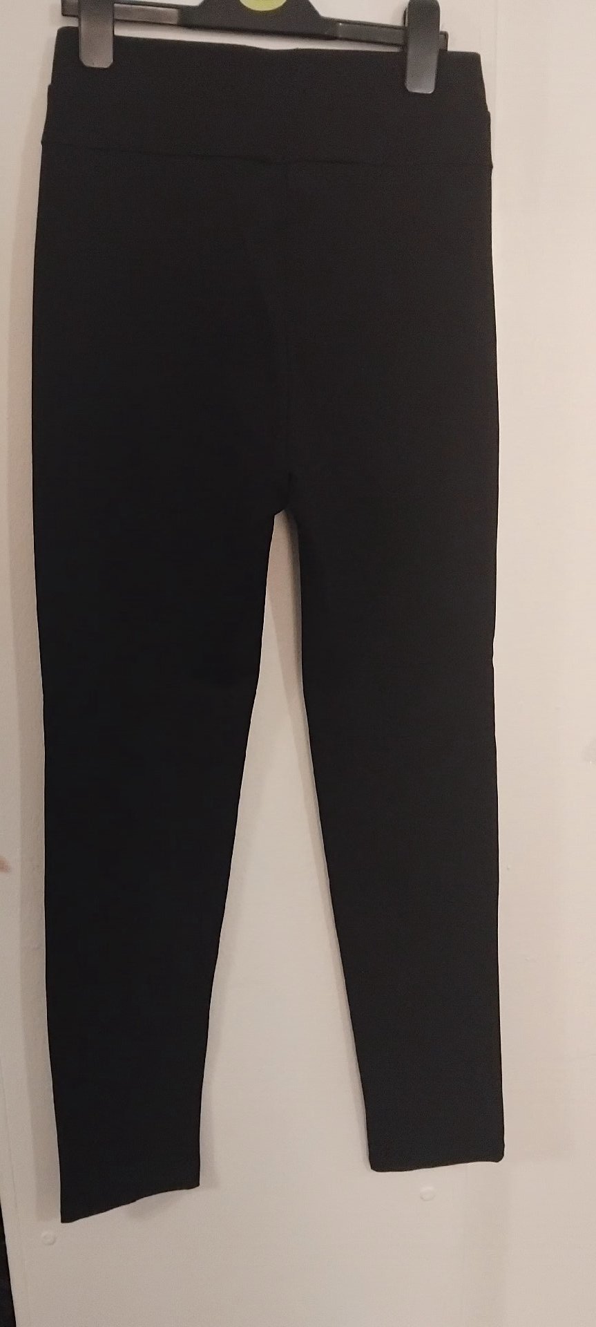 Black High Waist Leggings with Gold Button Detail – ML, Serein, ML, New condition — preloved on SilentSale®