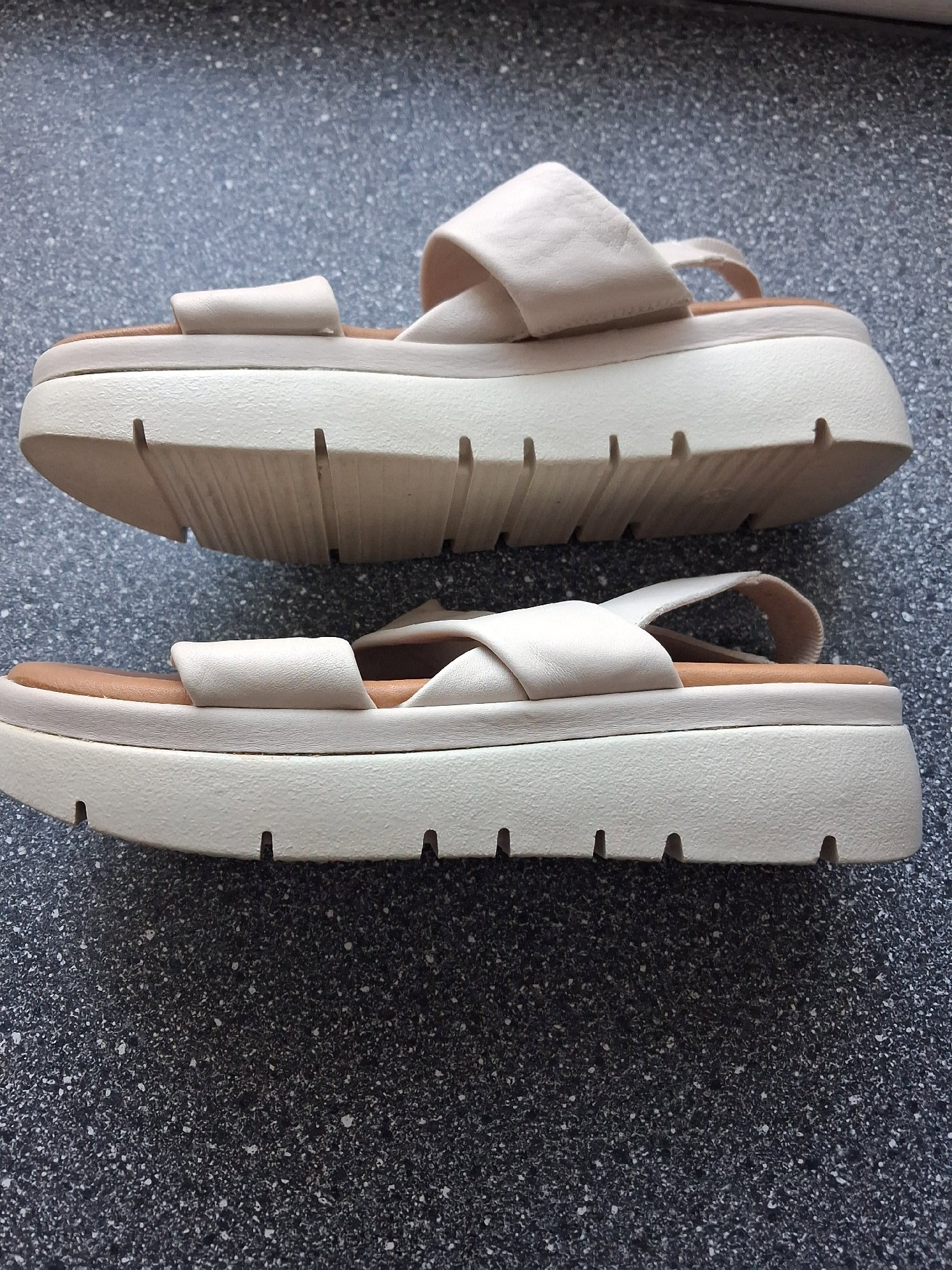 Dune White Leather Platform Sandals – UK 4, Dune, 4, Excellent condition — preloved on SilentSale®