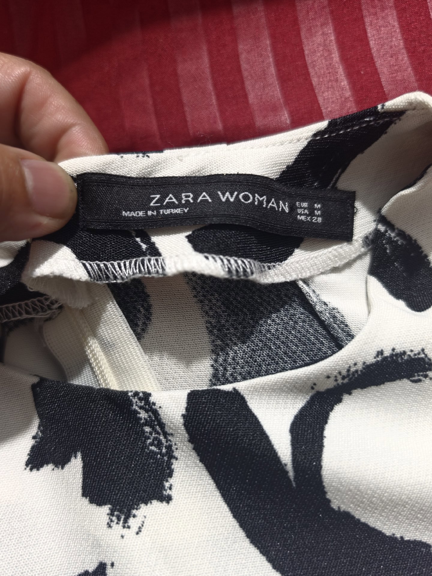 Zara Woman Black and White Abstract print Top , Zara, M, Excellent condition — preloved on SilentSale®