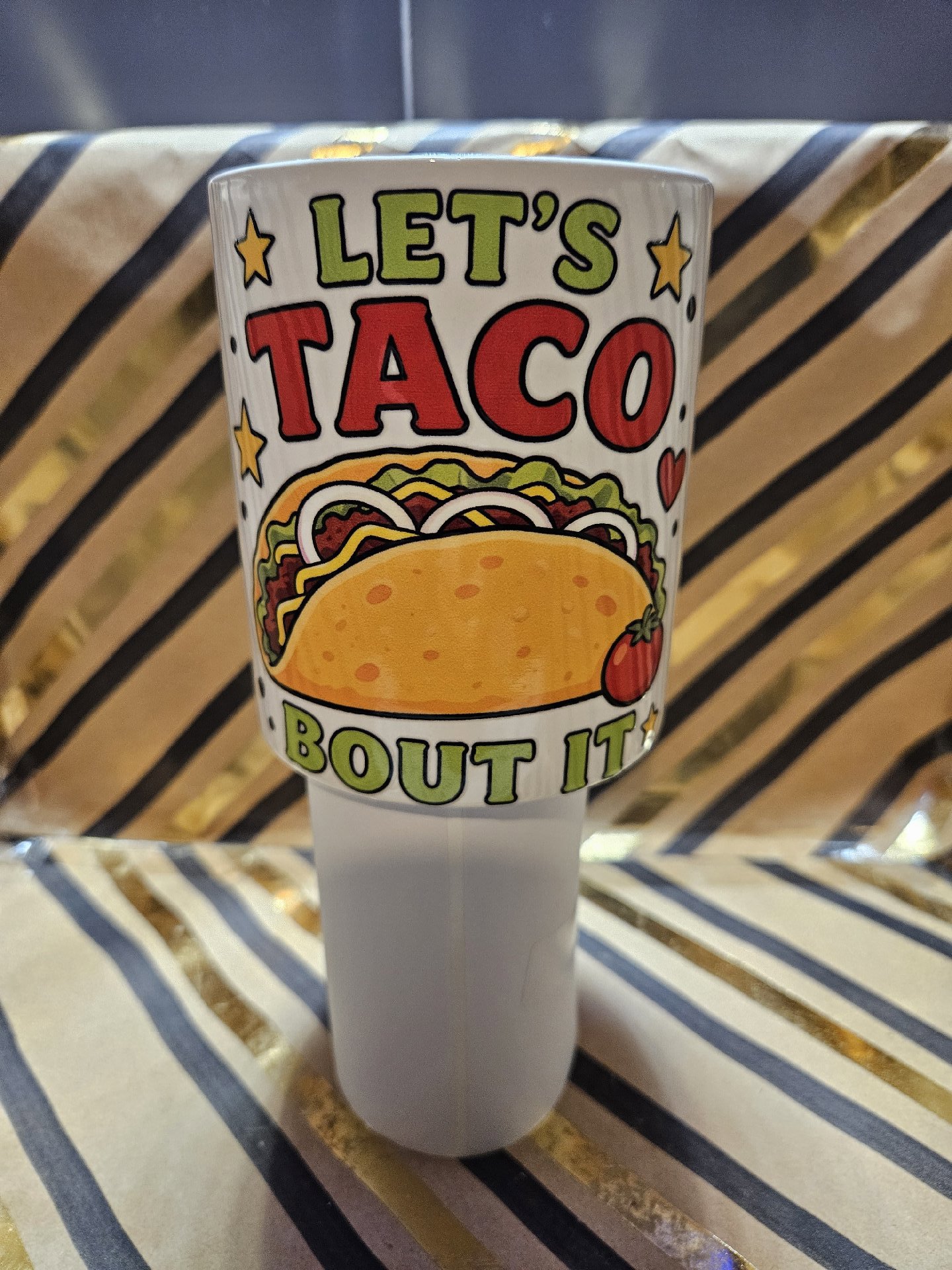 Novelty Ceramic Mug Let's Taco 'Bout It, Unbranded, One Size, New condition — preloved on SilentSale®