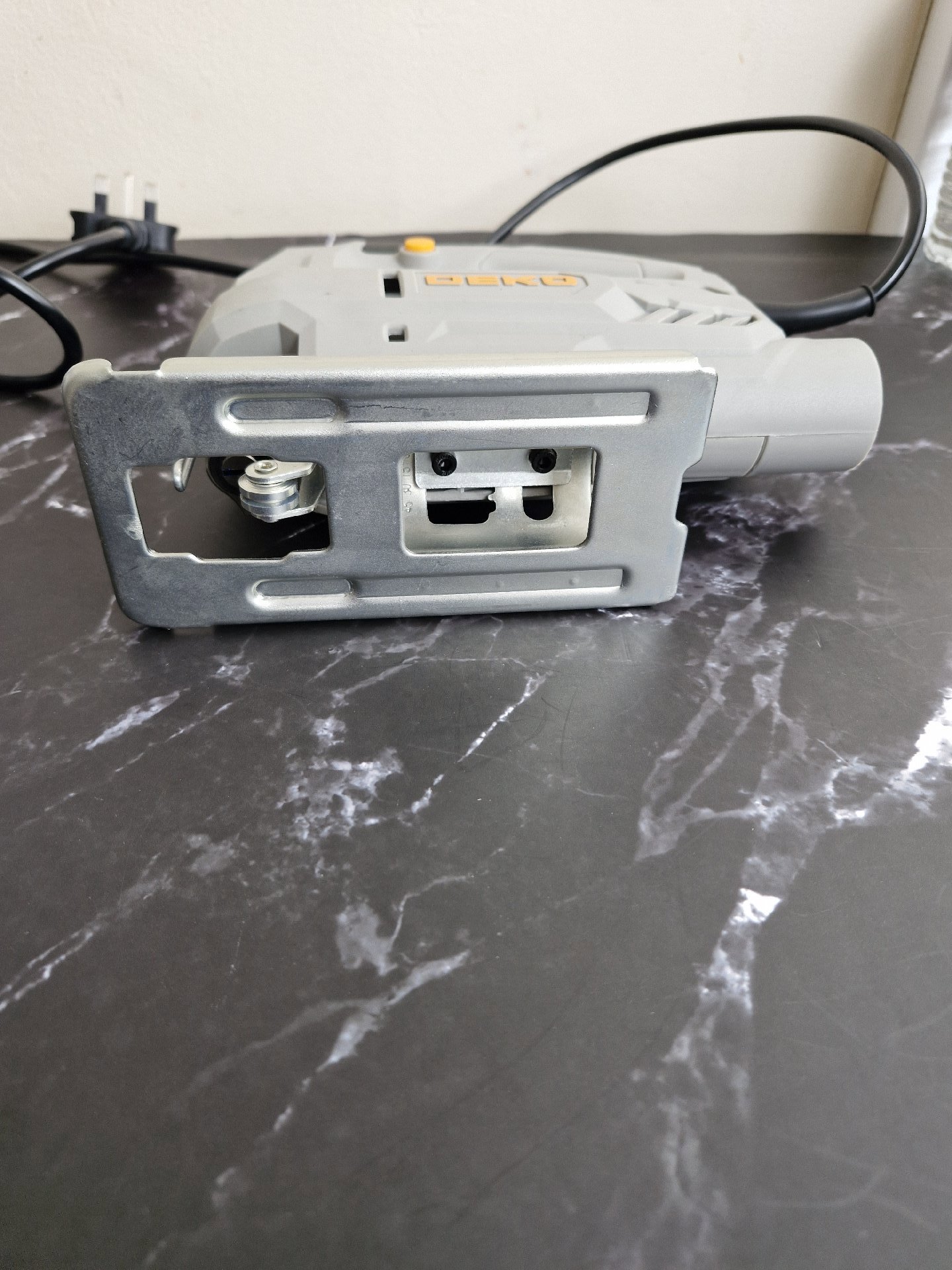 Deko Electric Jigsaw 400W Power Tool, Deko, One Size, Excellent condition — preloved on SilentSale®