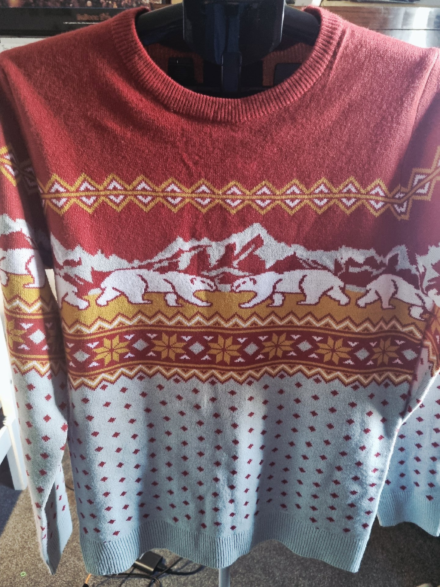 Paramour Red Patterned V-Neck Jumper – Size M, Paramour, M, Excellent condition — preloved on SilentSale®