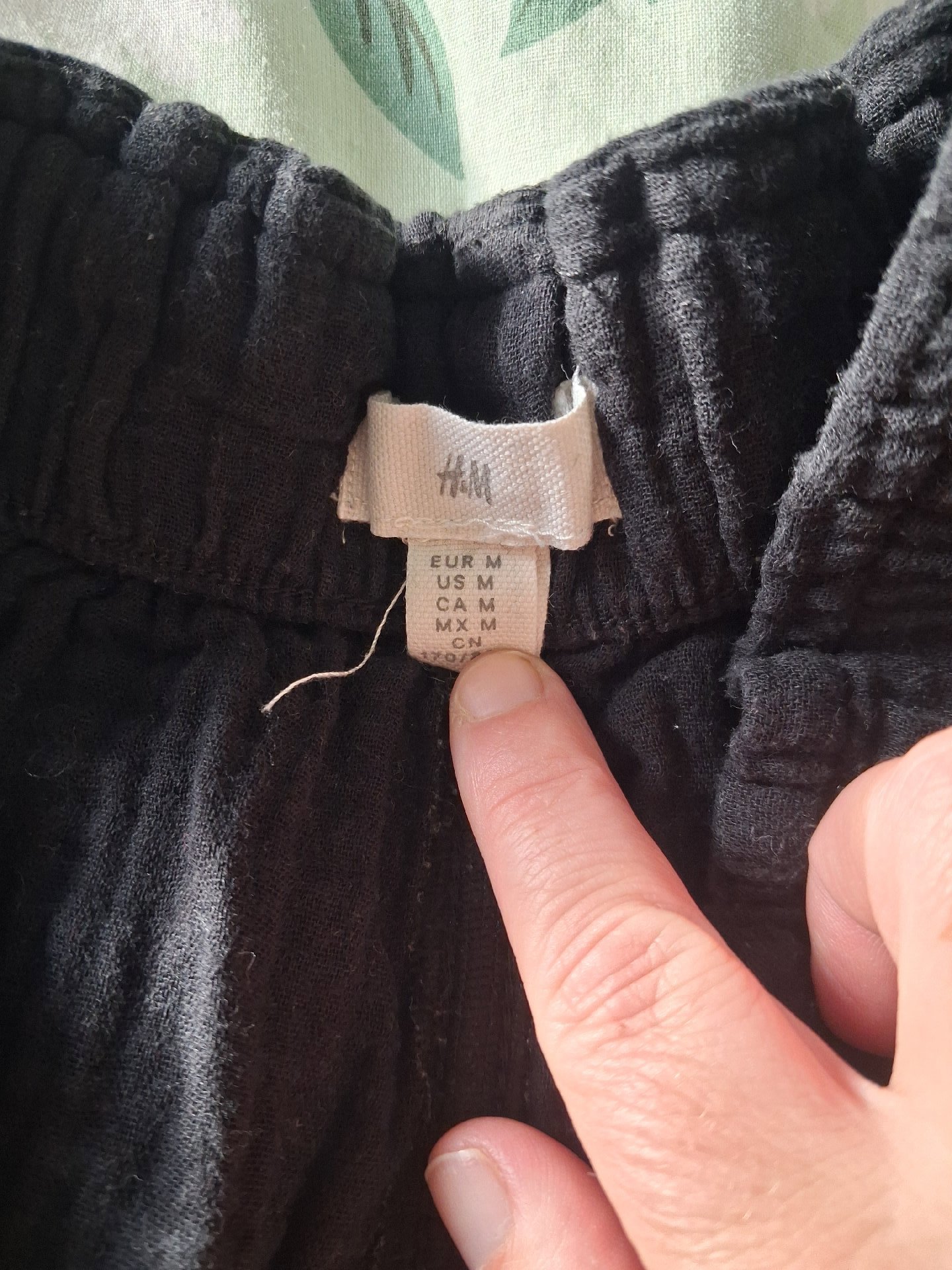 Black Cotton Casual Shorts, H&M, M, Excellent condition — preloved on SilentSale®