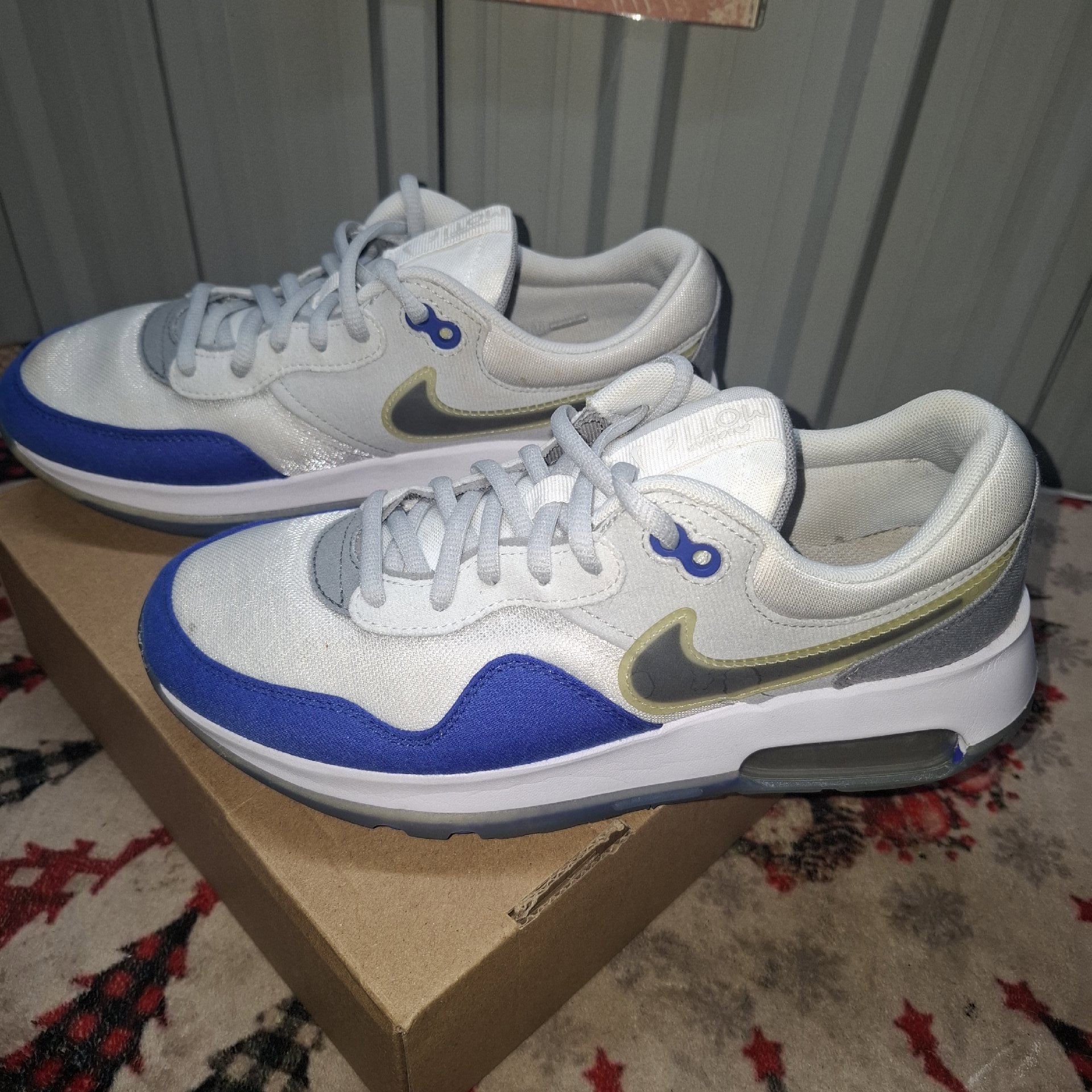 Nike Air Max White and Blue Trainers – UK 6, Nike, 6, Good condition — preloved on SilentSale®
