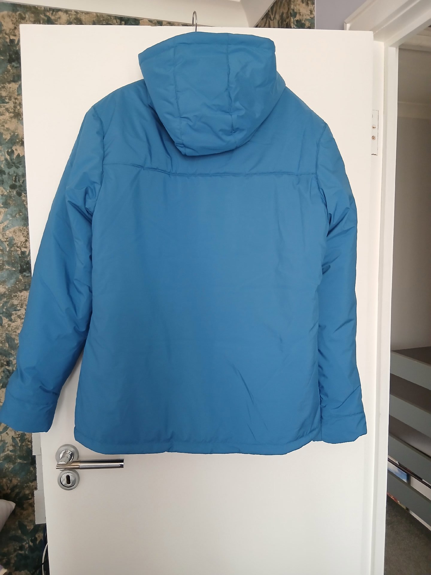 Jaket Men's , Castore, M, New condition — preloved on SilentSale®