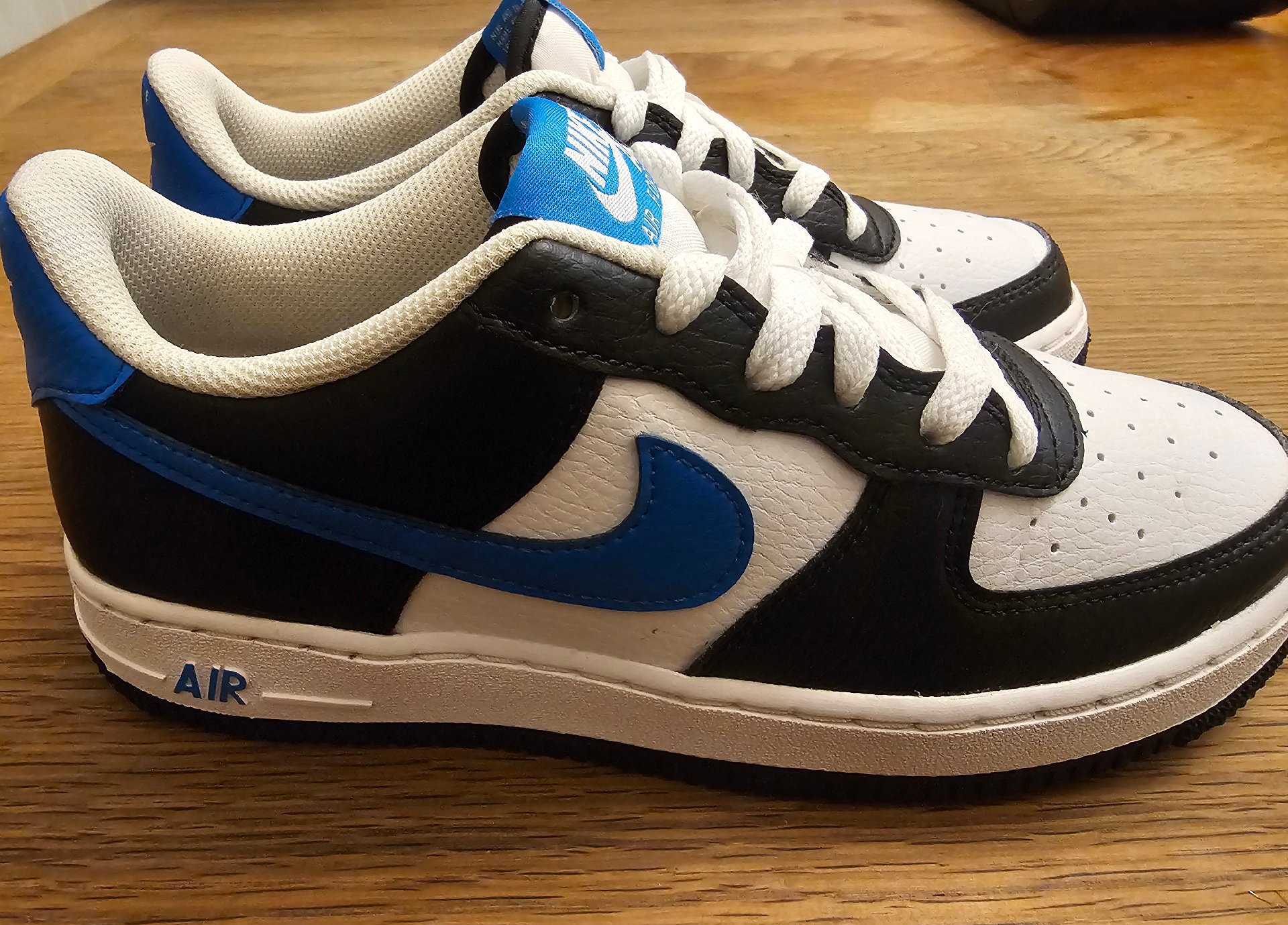 Nike Air Force 1 Low White Black Light Photo Blue (GS) size UK 5, Nike, 5, Like New condition — preloved on SilentSale®