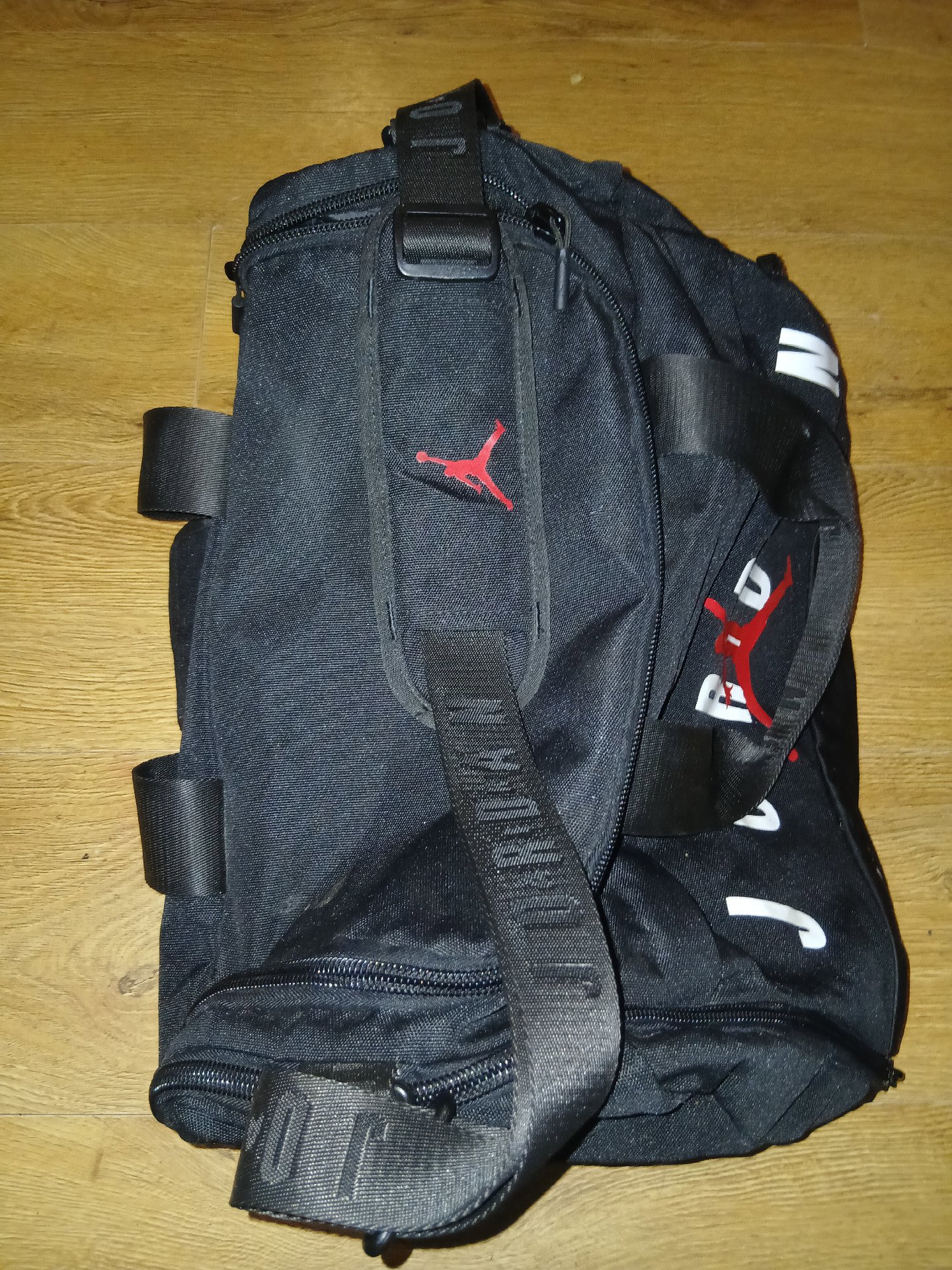 Jordan Black Sports Gym Bag with Red Logo, Jordan, One Size, Excellent condition — preloved on SilentSale®
