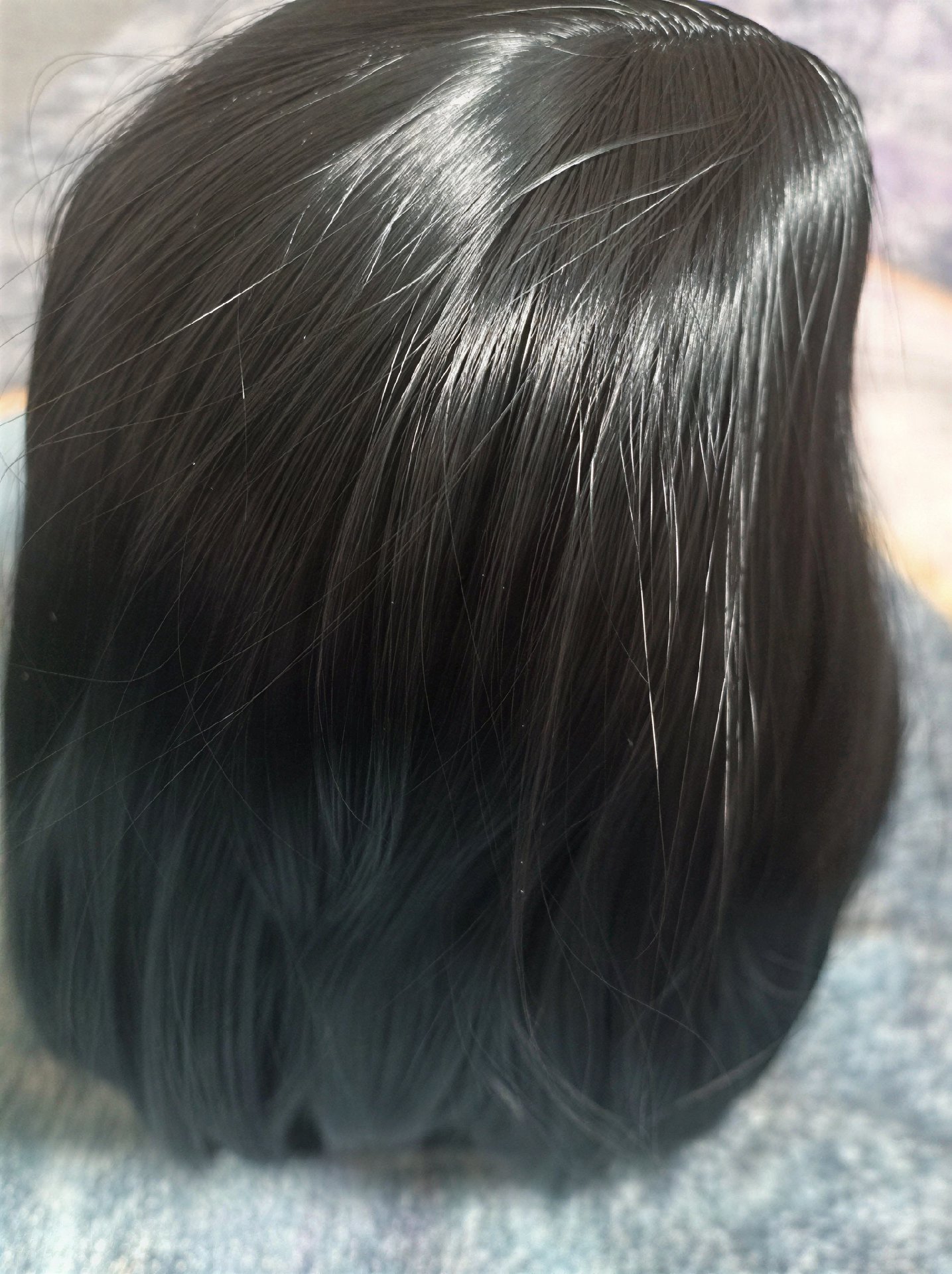 Black Straight Bob Wig with Natural Looking Part, BOB, One Size, Excellent condition — preloved on SilentSale®